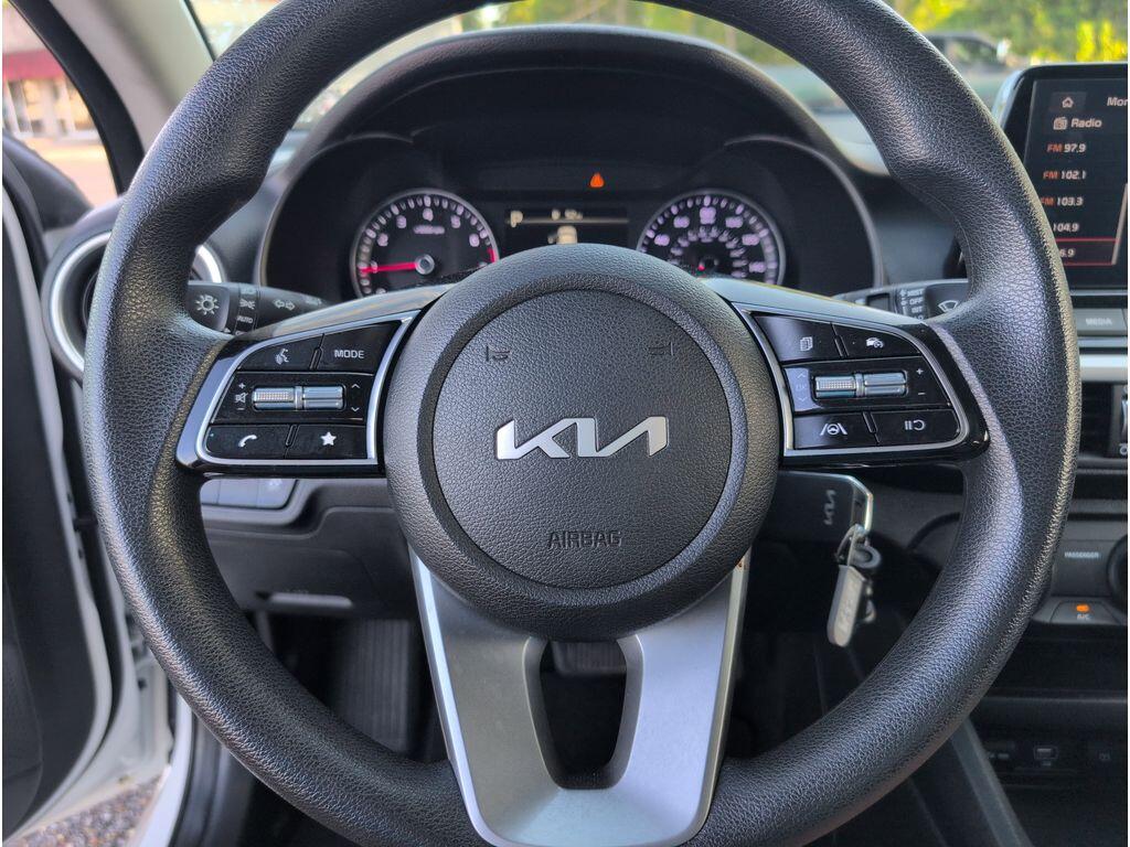 2024 Kia Forte LXS - Photo 21