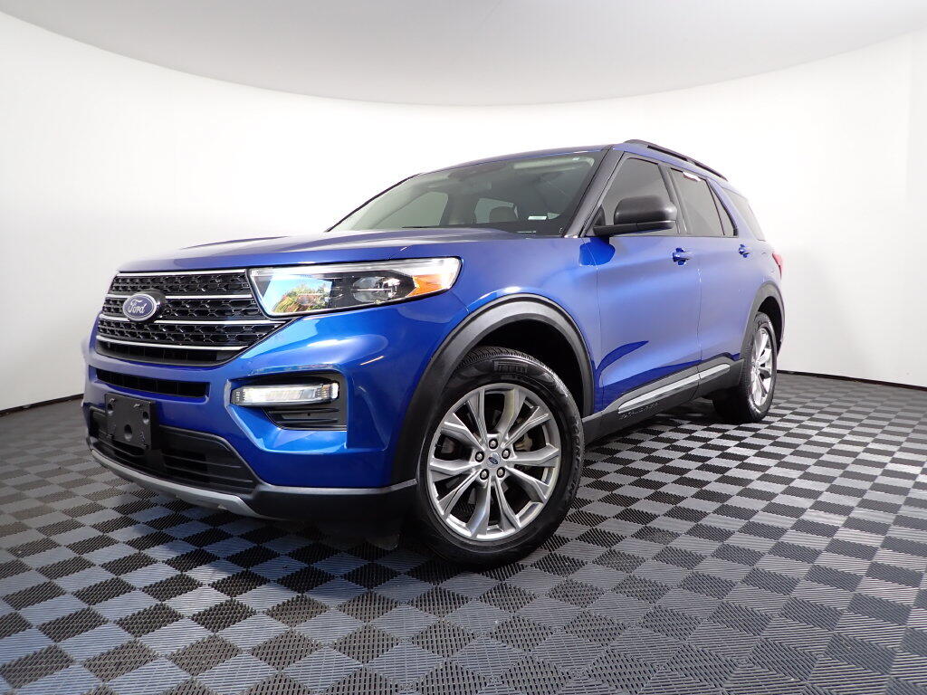 Used 2020 Ford Explorer XLT with VIN 1FMSK8DH7LGB49806 for sale in Rockbridge, OH