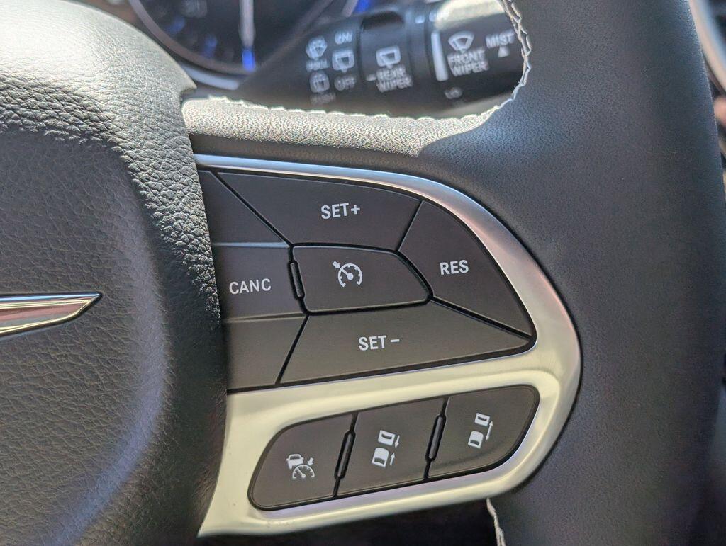 2026 Chrysler Pacifica Select - Photo 17