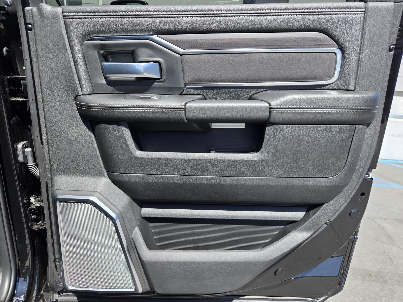 2025 RAM 2500 Laramie - Photo 29