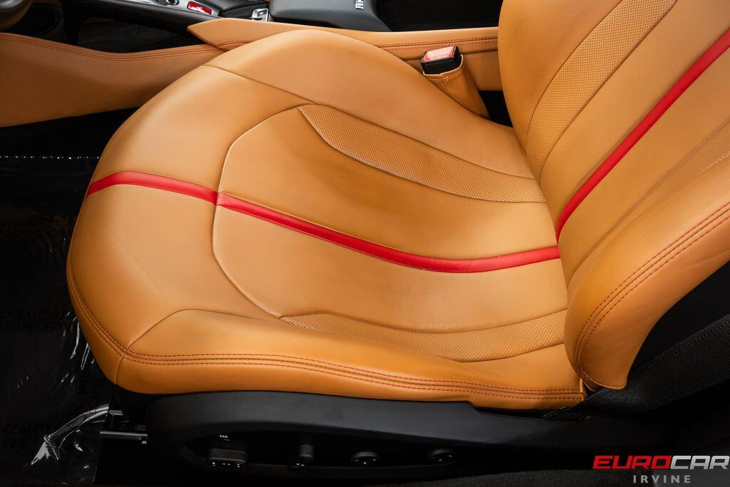 2021 Ferrari F8 Tributo *CARBON STEERING WHEEL * FULL ELECTRIC SEATS*Image 45