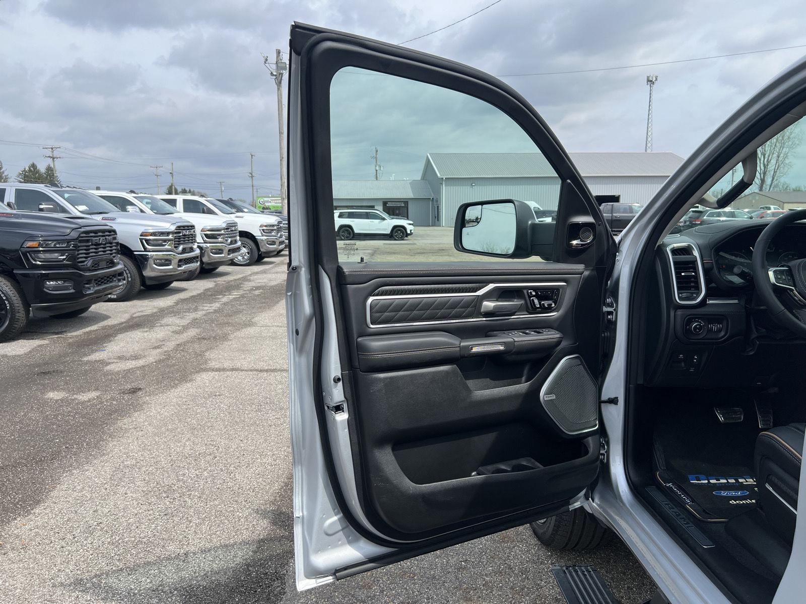 2026 RAM 1500 Tungsten - Photo 11