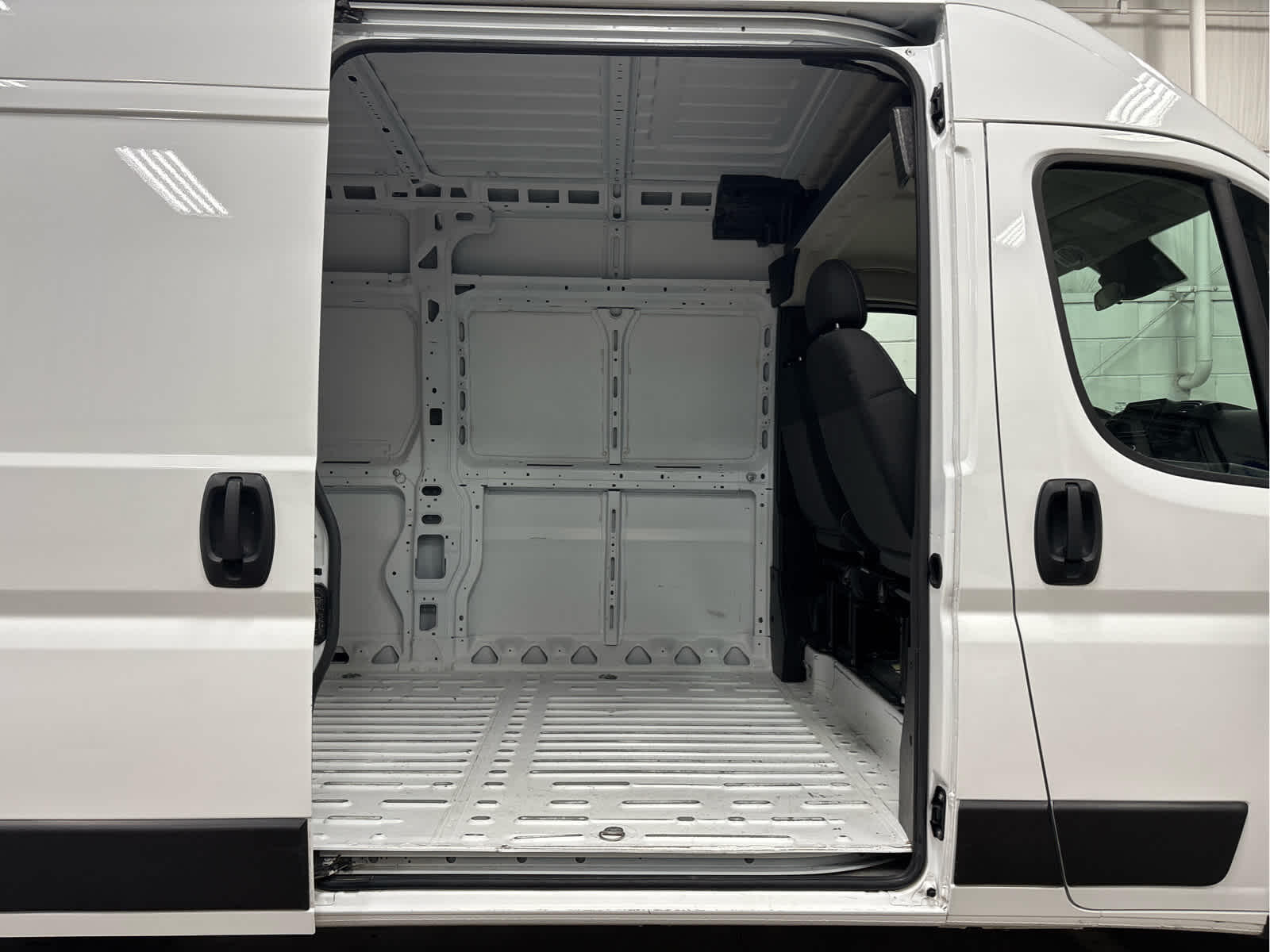 Used 2023 RAM ProMaster Cargo Van Base with VIN 3C6LRVDG1PE606083 for sale in Wilmington, OH
