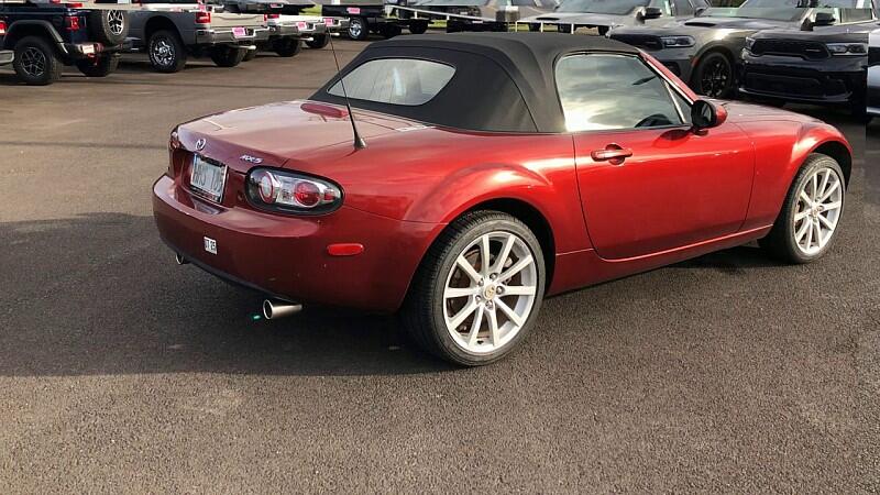 Used 2007 Mazda MX-5 Miata Grand Touring with VIN JM1NC25F770130051 for sale in Hilo, HI