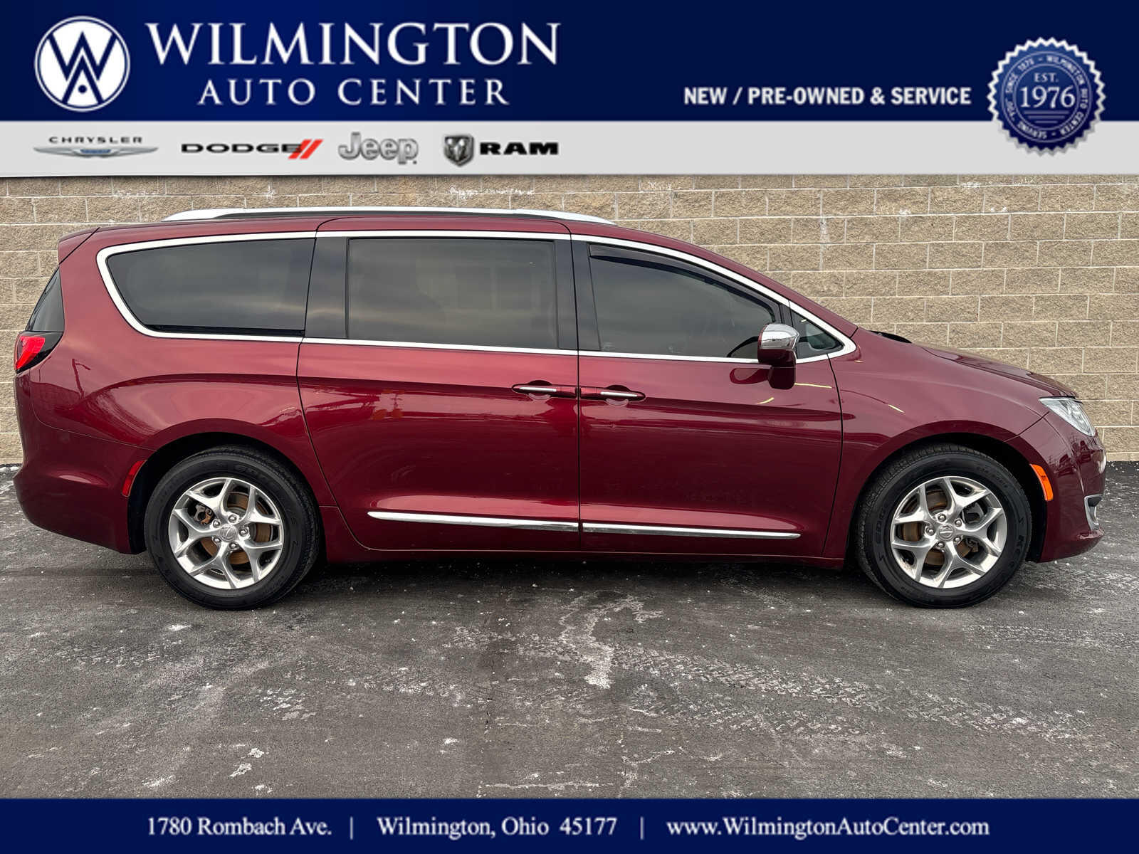 2018 Chrysler Pacifica Limited's photo