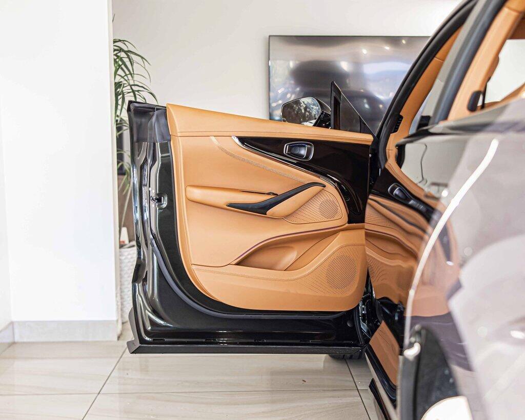 2026 Aston Martin DBX 707 - Photo 32