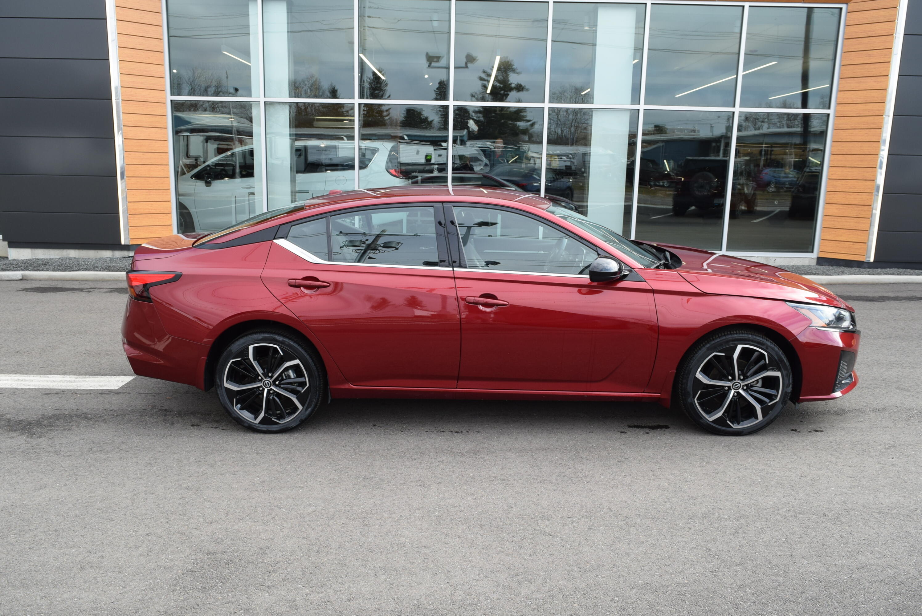 2023 Nissan Altima SR