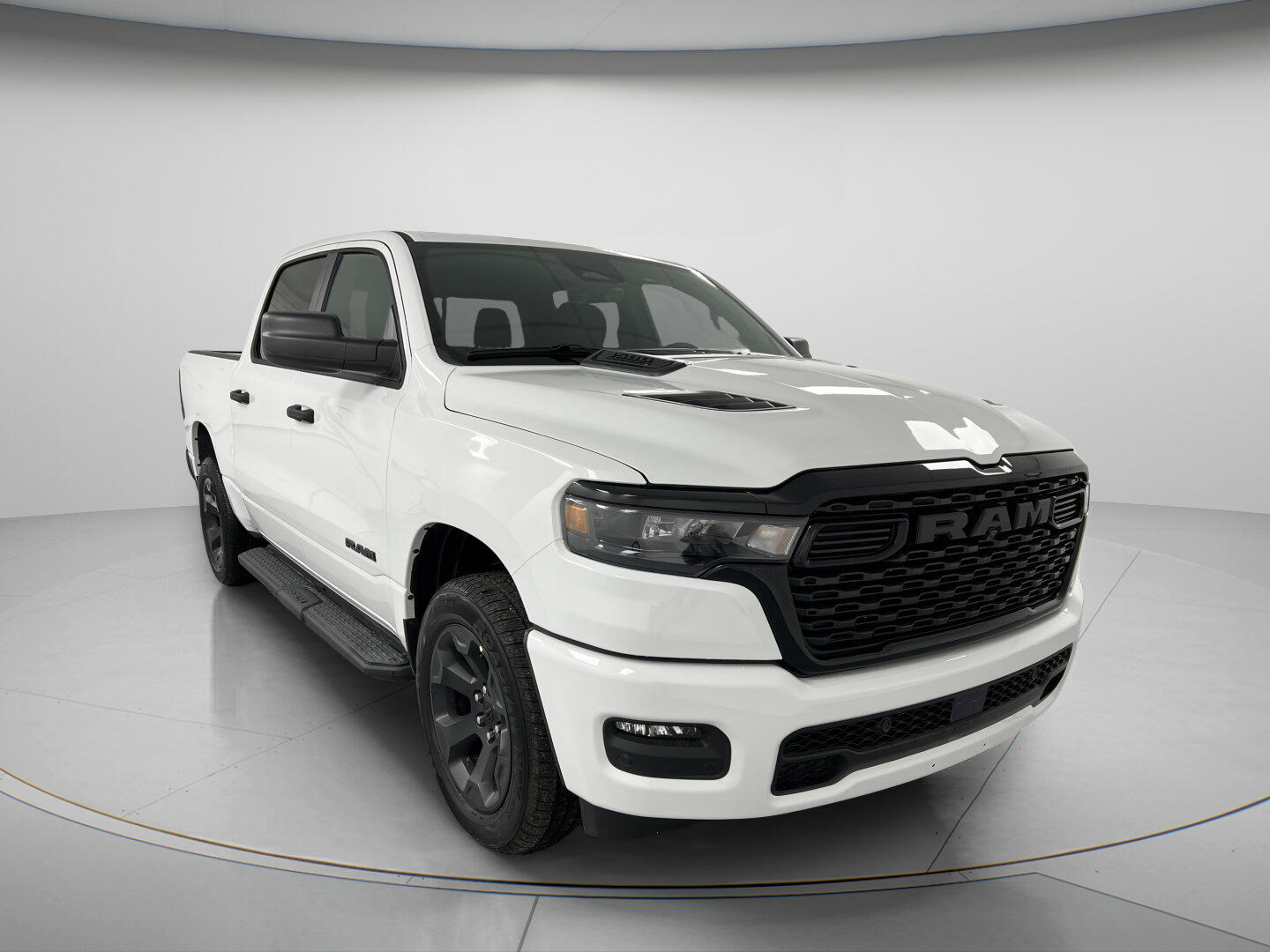 2026 RAM 1500 1500 Express Crew Cab 4x4 5'7' Box