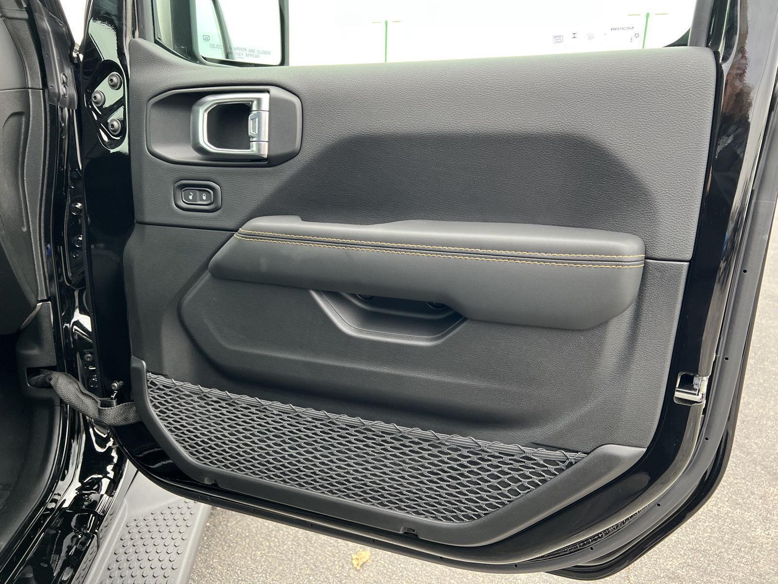 2026 Jeep Wrangler 4-Door Sahara - Photo 17