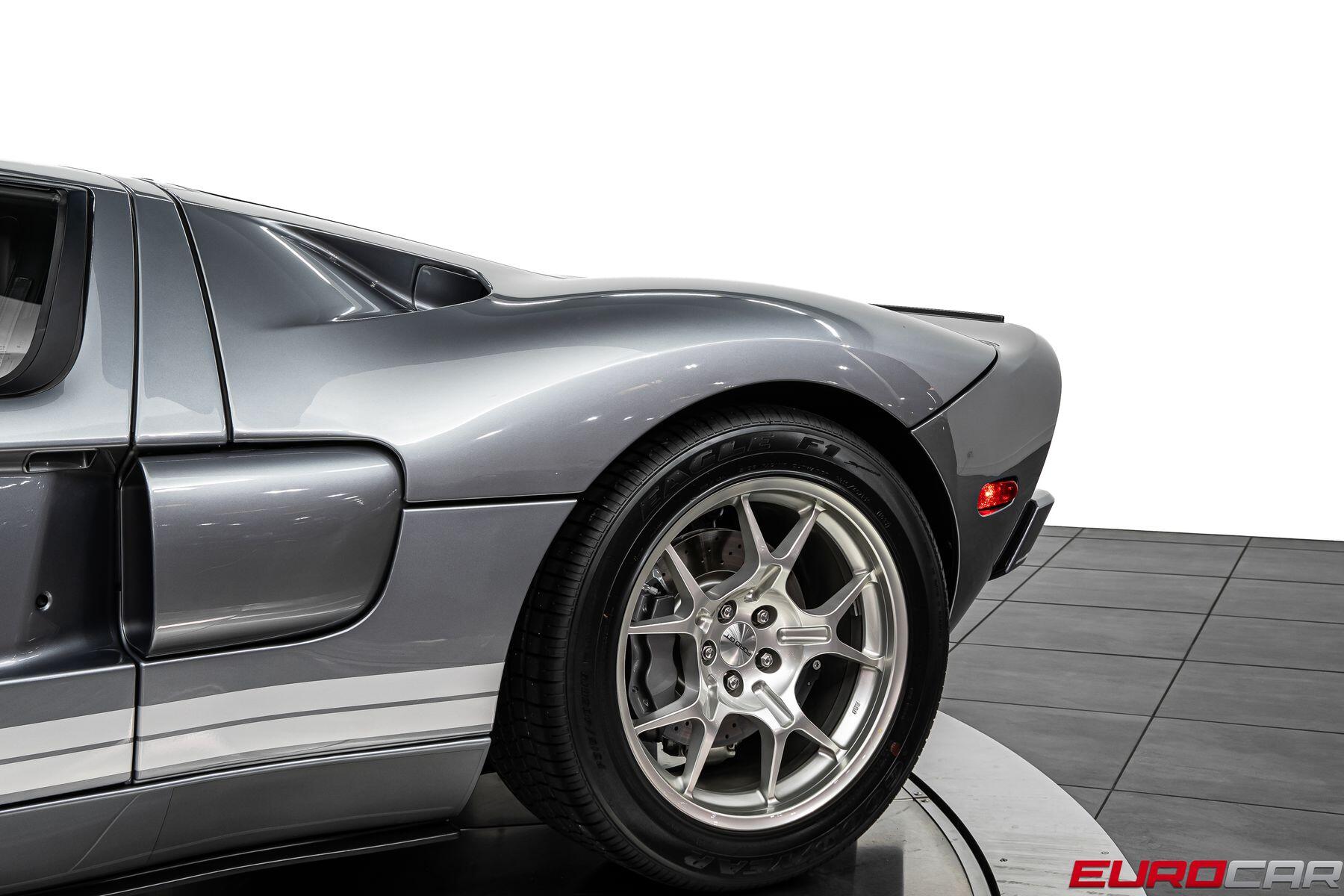 2006 Ford GT *ONLY 926 MILES * SIGNED BY STEVE SALEEN & CAMILO*Image 17
