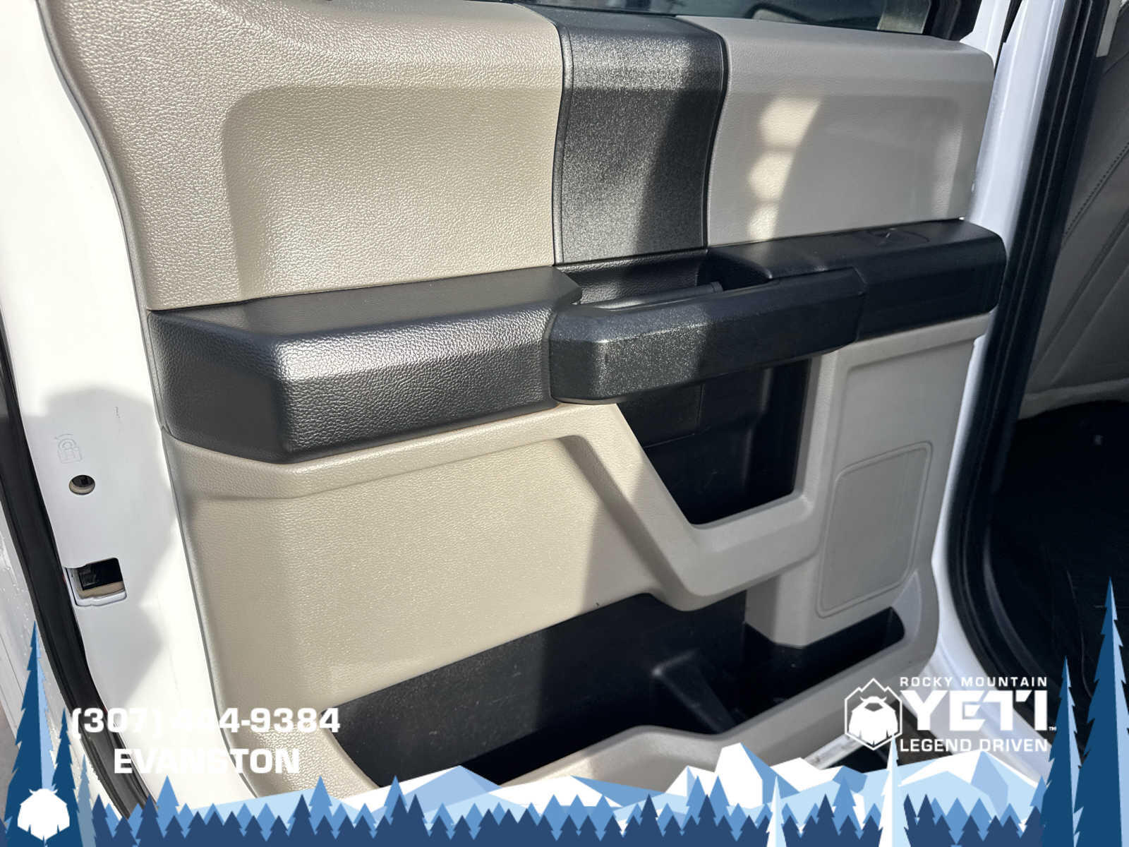 2021 Ford F-350 Super Duty Chassis Cab XL - Photo 21