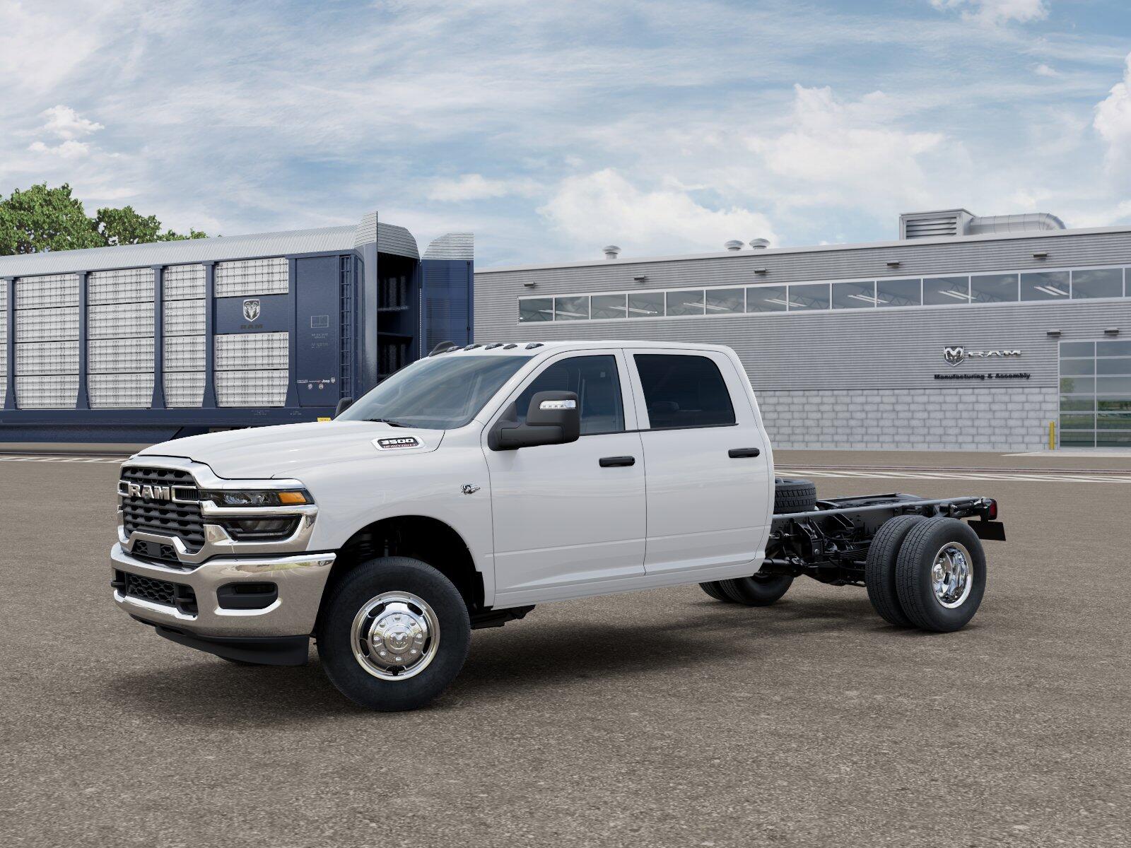 2027 RAM 3500 Chassis Cab 3500 Tradesman Crew Cab Chassis 4x4 60' Ca