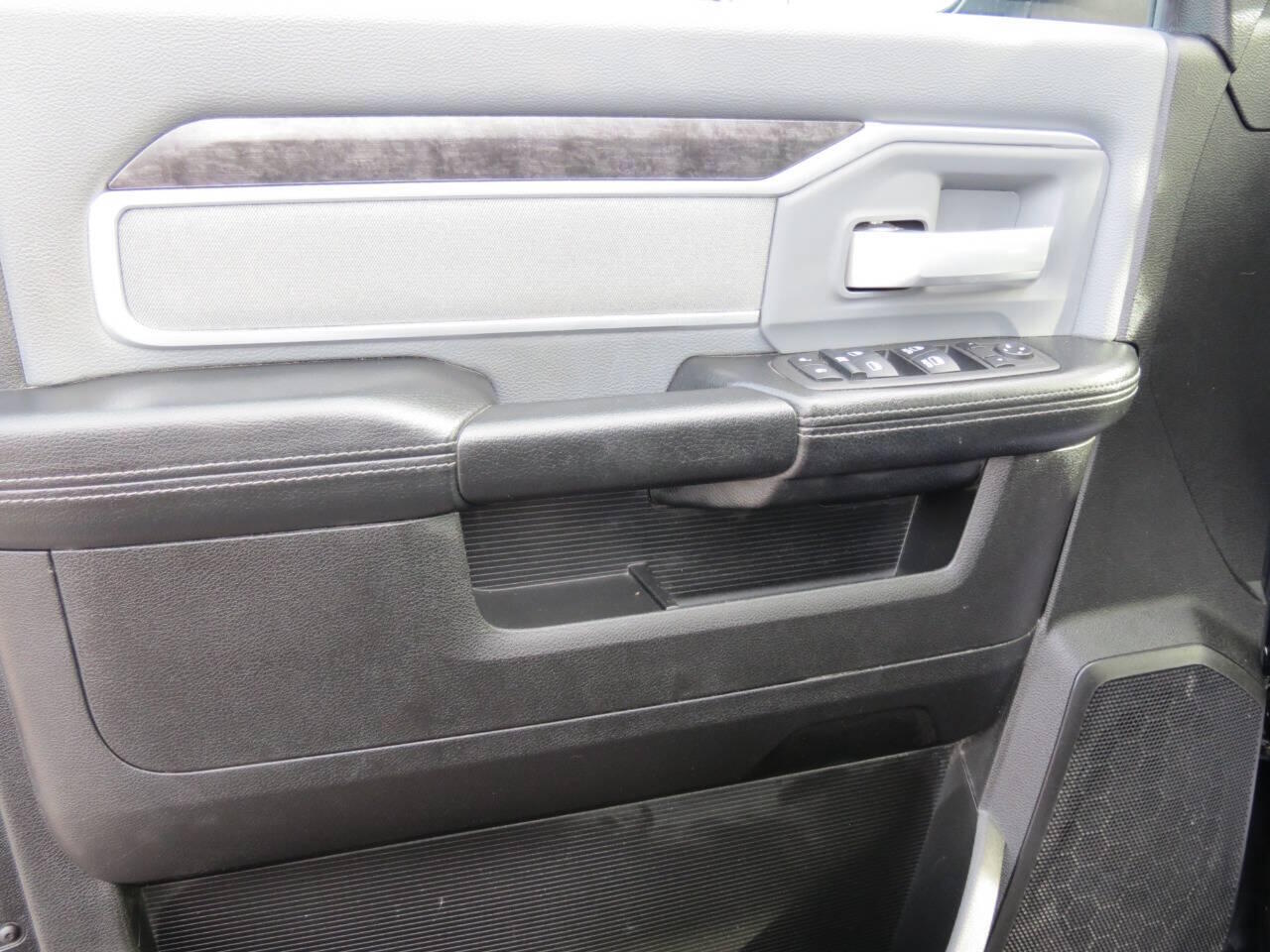 2022 RAM Ram 3500 Pickup Big Horn - Photo 17