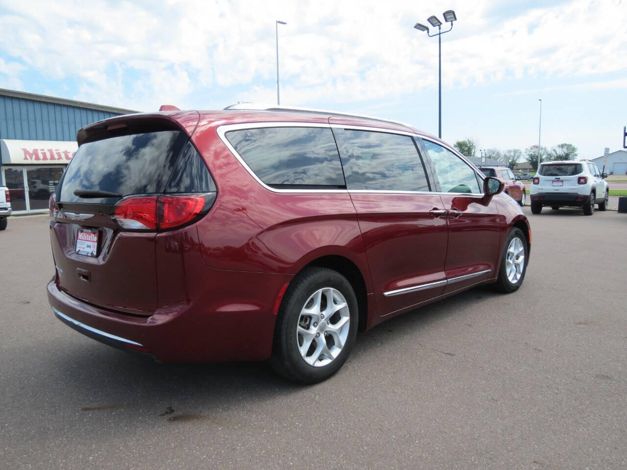Used 2020 Chrysler Pacifica Touring L Plus with VIN 2C4RC1EG6LR126142 for sale in Fairmont, Minnesota