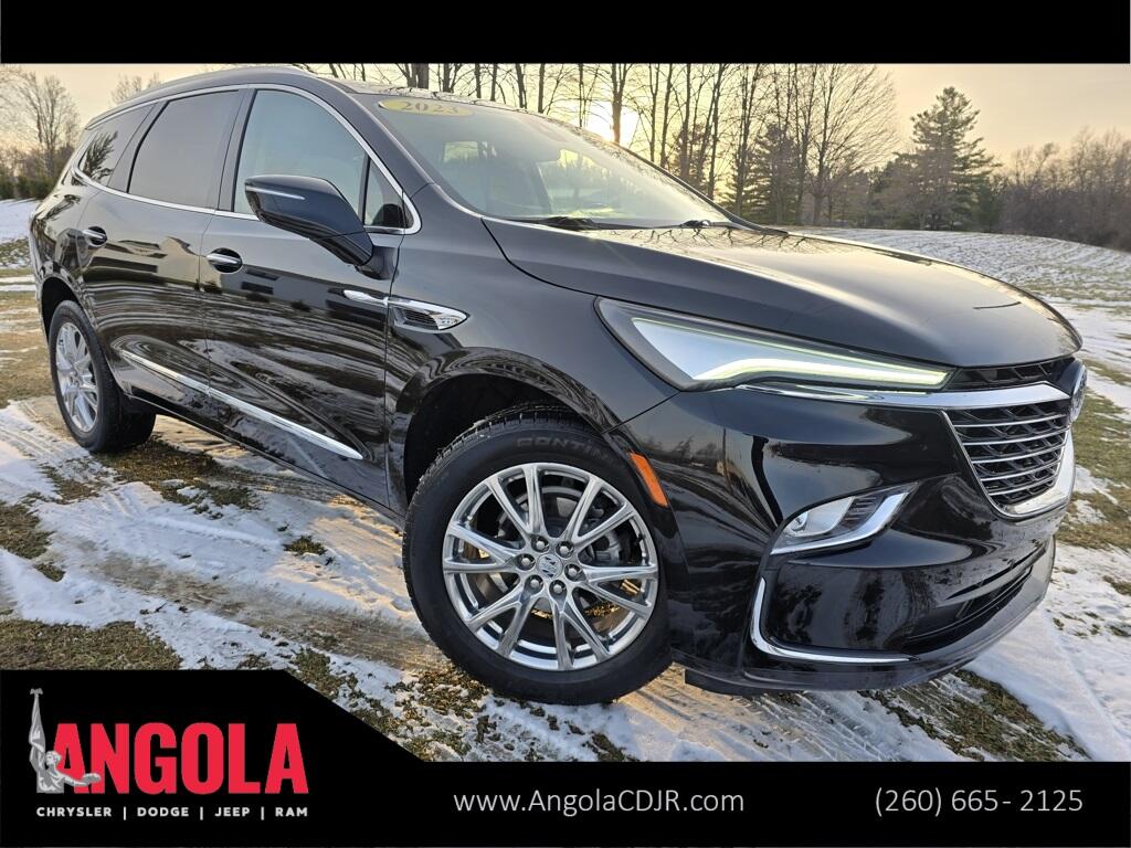 2023 Buick Enclave Essence's photo