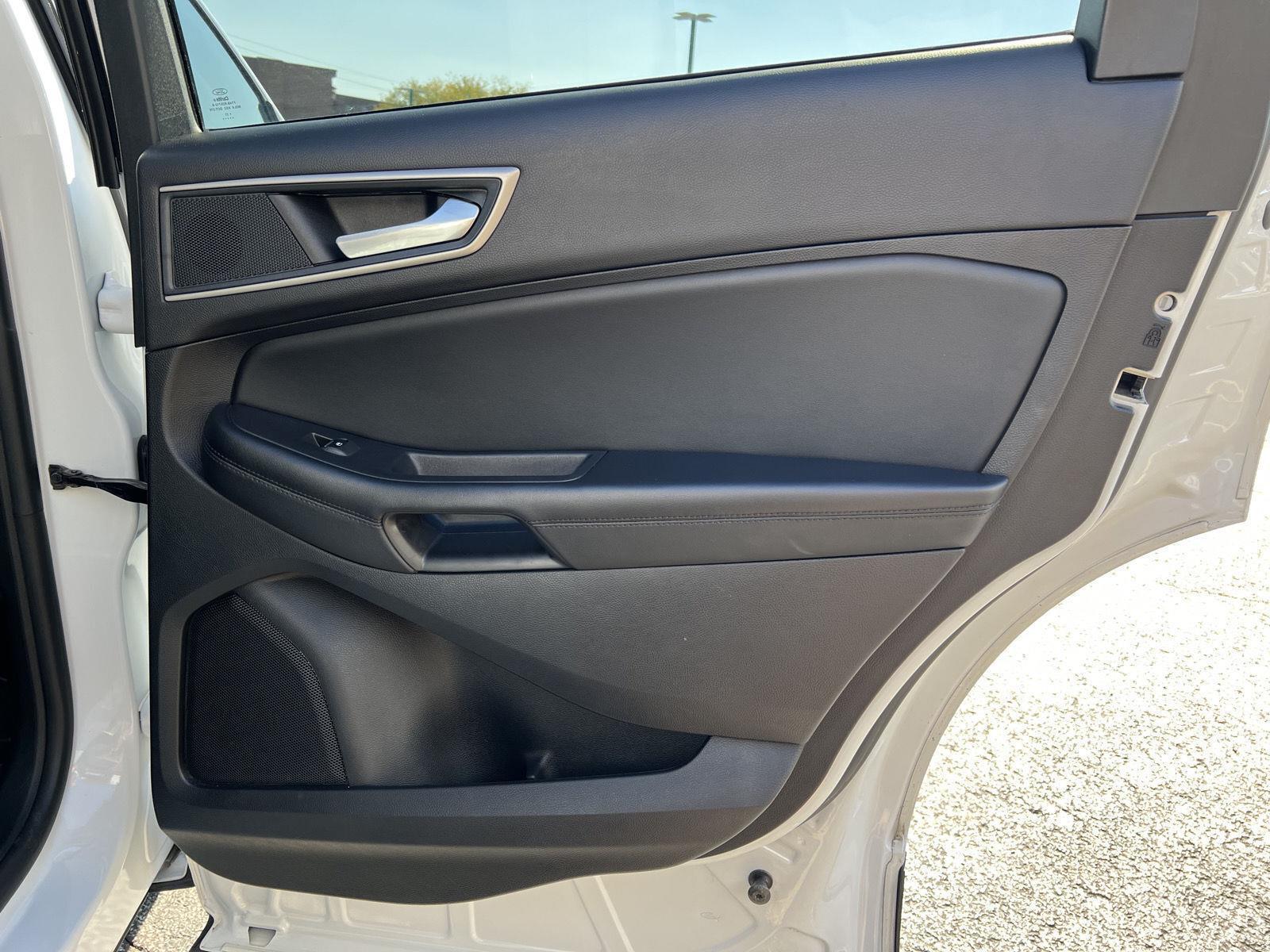 2023 Ford Edge SEL - Photo 16