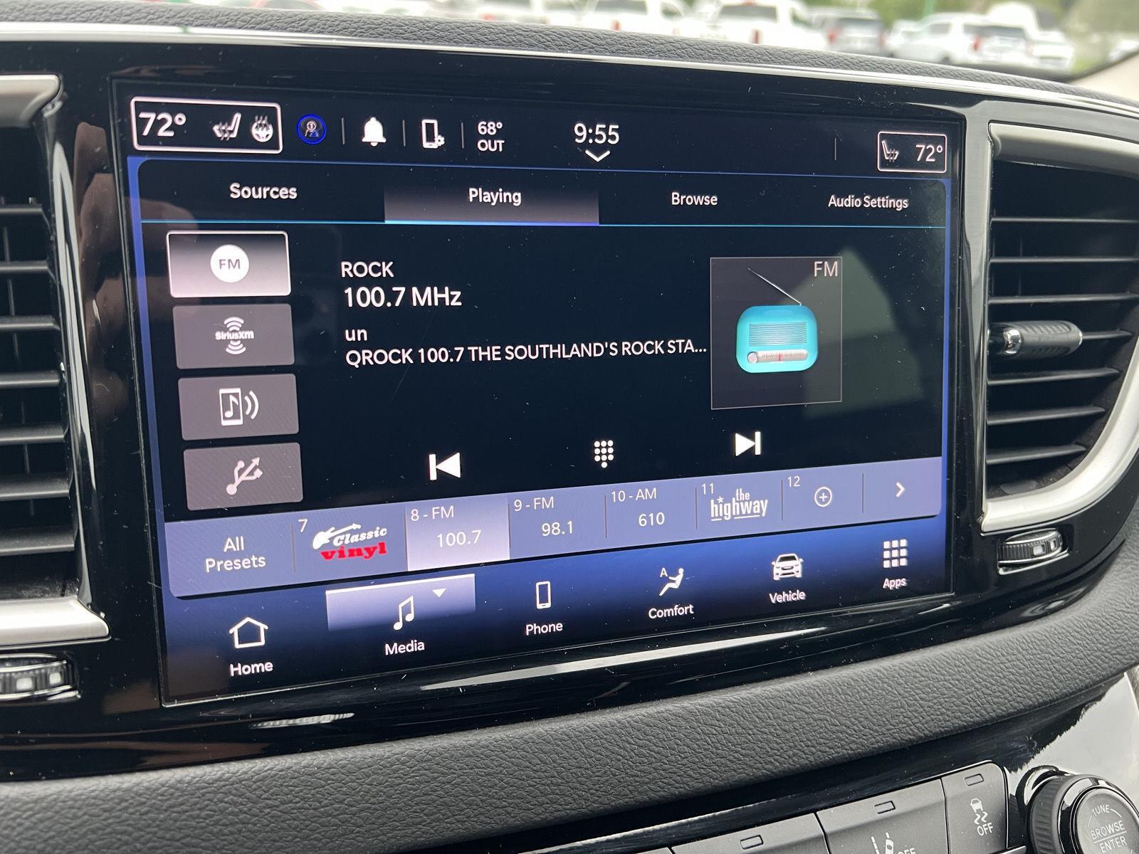 2024 Chrysler Pacifica Touring L - Photo 18