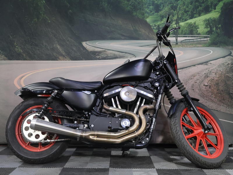2022 Harley-Davidson XL883N &sol; IRON 883