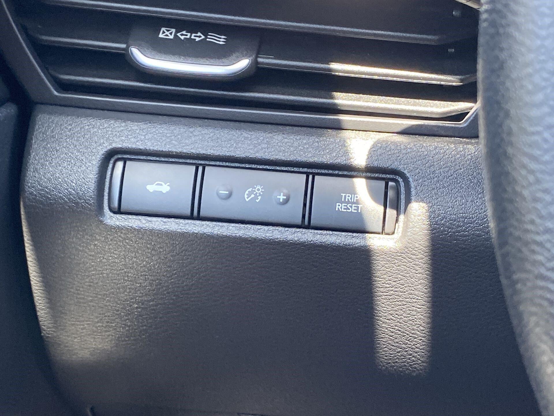 2025 Nissan Altima SV - Photo 18