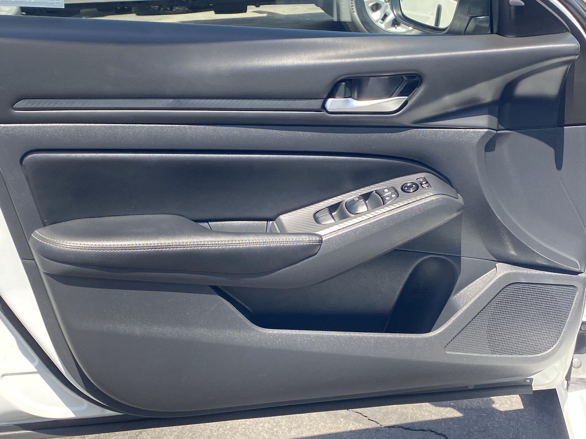 2025 Nissan Altima SV - Photo 21