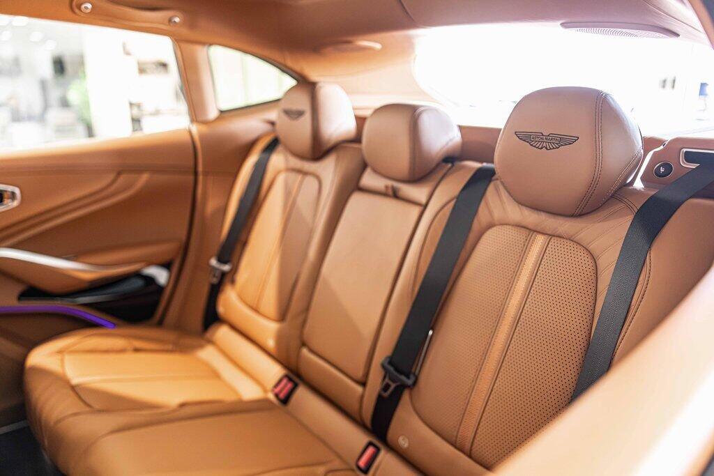 2026 Aston Martin DBX 707 - Photo 32