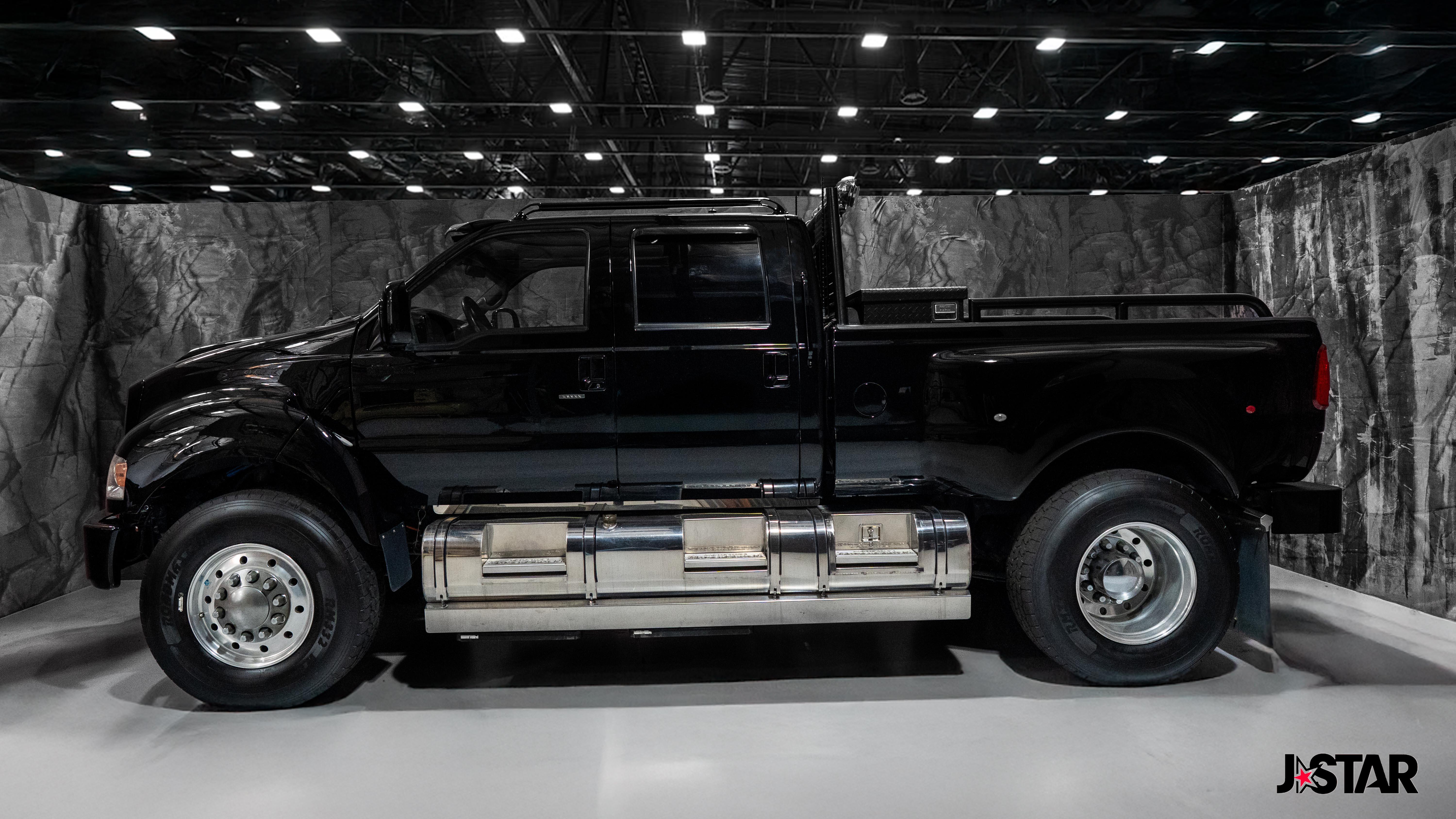 2008 Ford F-650 - Photo 22