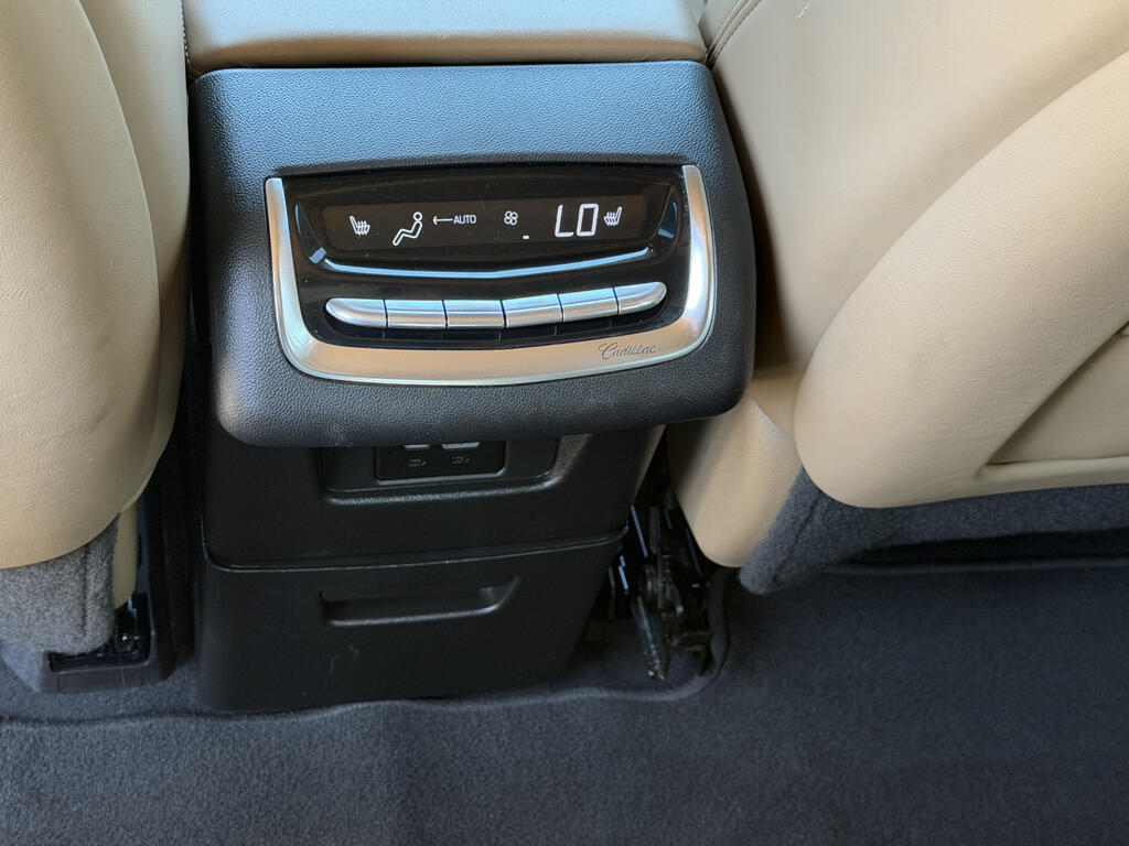 2023 Cadillac XT6 Sport - Photo 28