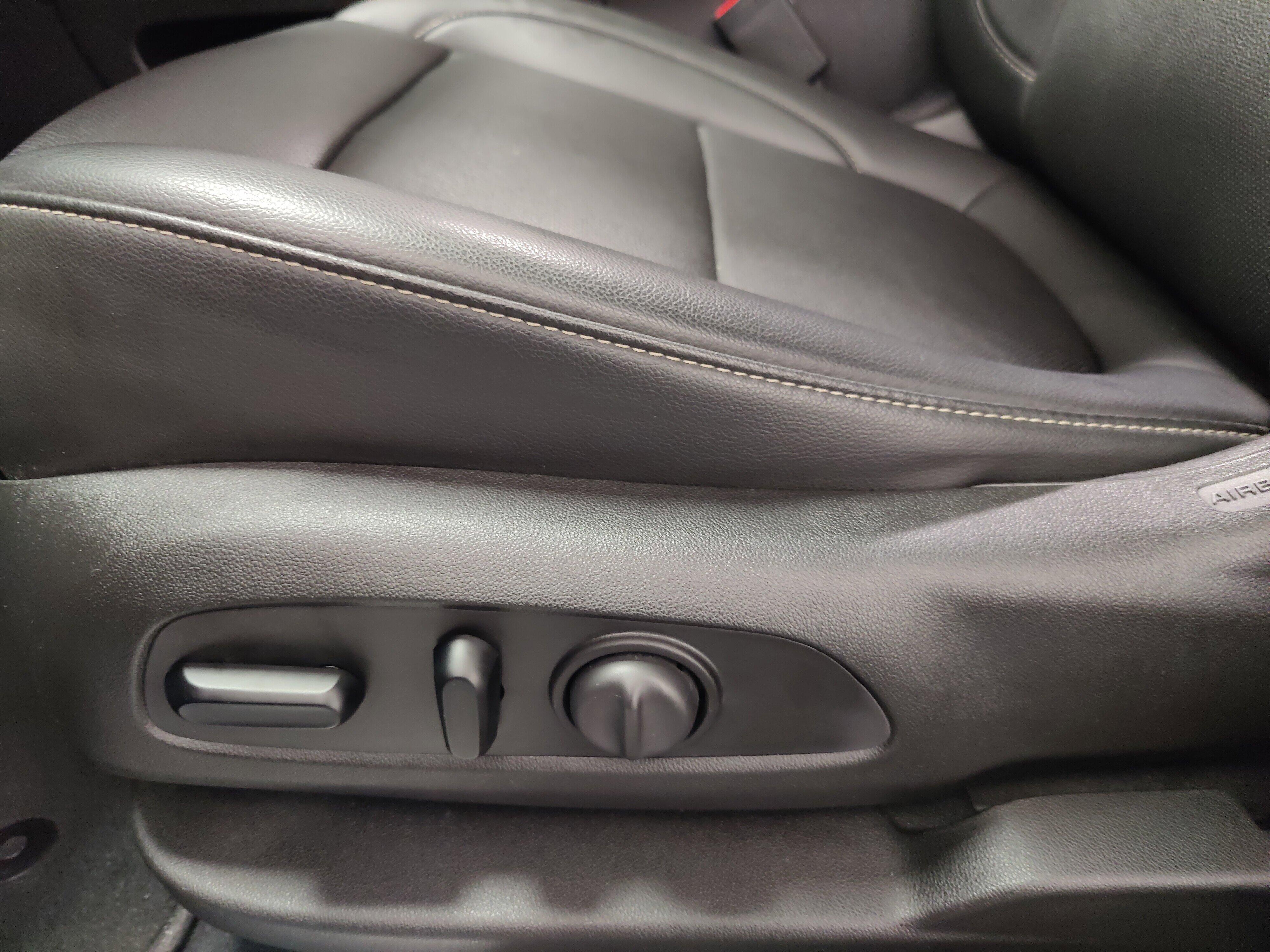 2021 GMC Acadia SLT - Photo 18