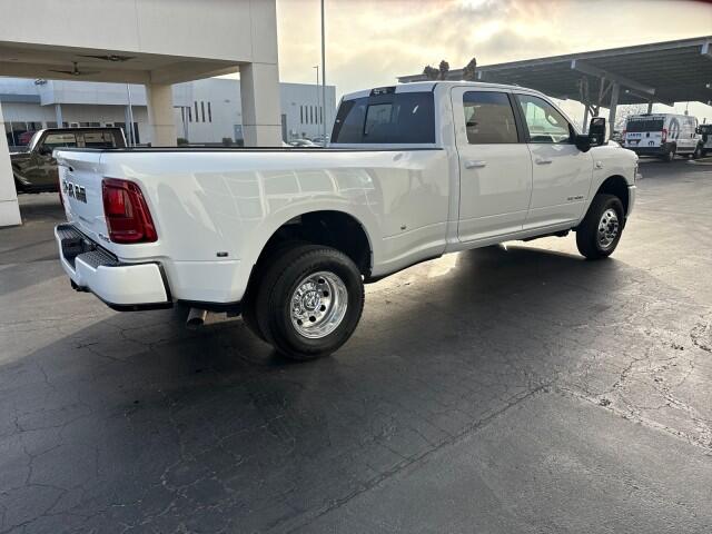 2026 RAM 3500 Laramie - Photo 8