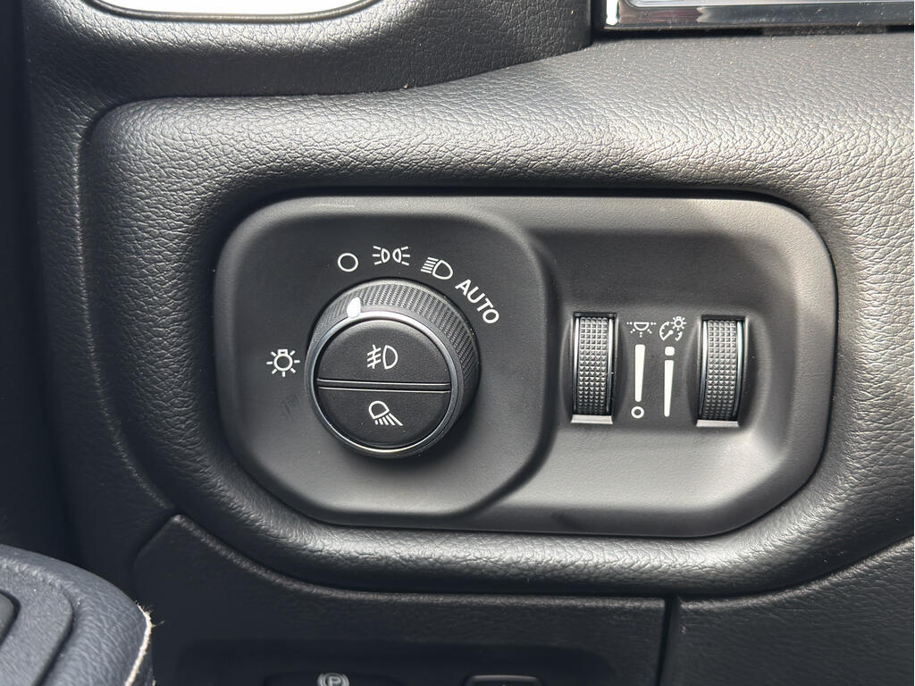 2026 RAM 1500 Laramie - Photo 6