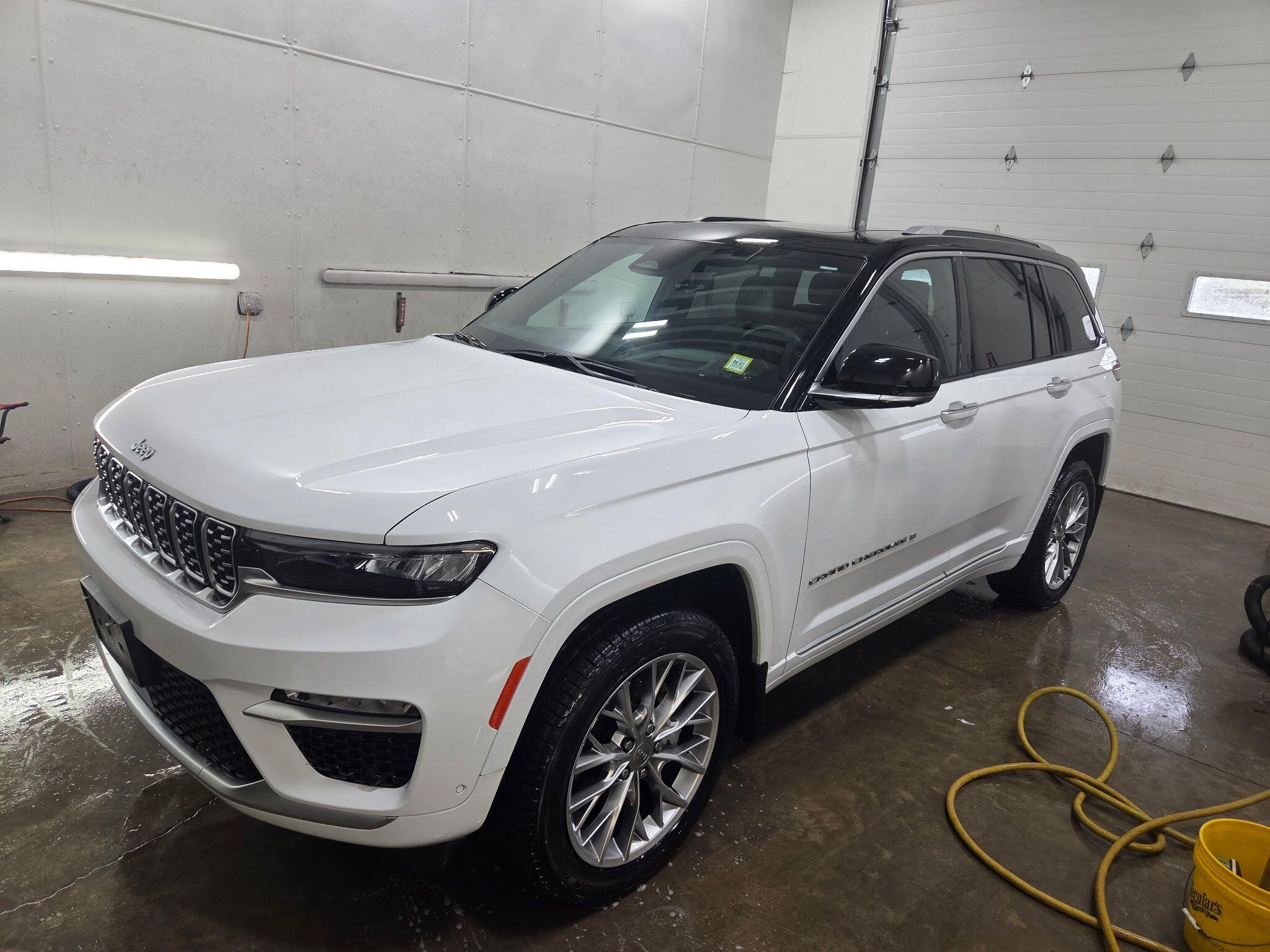 2022 Jeep Grand Cherokee Summit
