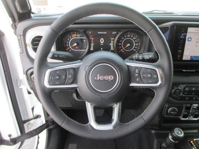 2025 Jeep Wrangler 4-Door Sahara - Photo 19