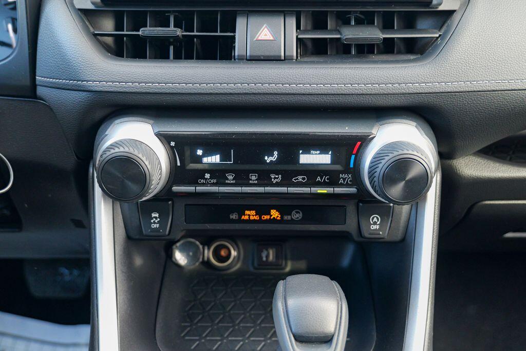 2024 Toyota RAV4 LE - Photo 41