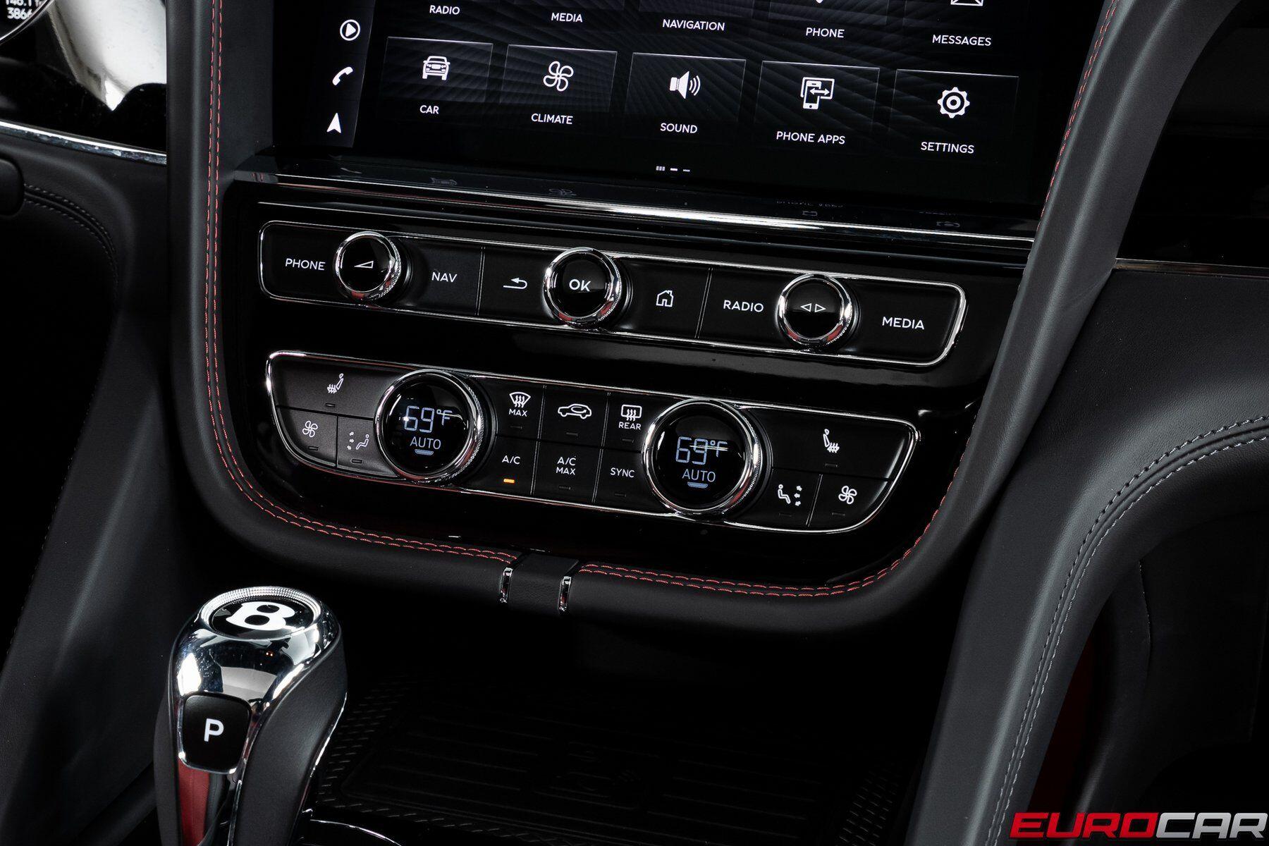 2024 Bentley Bentayga Azure - Photo 28