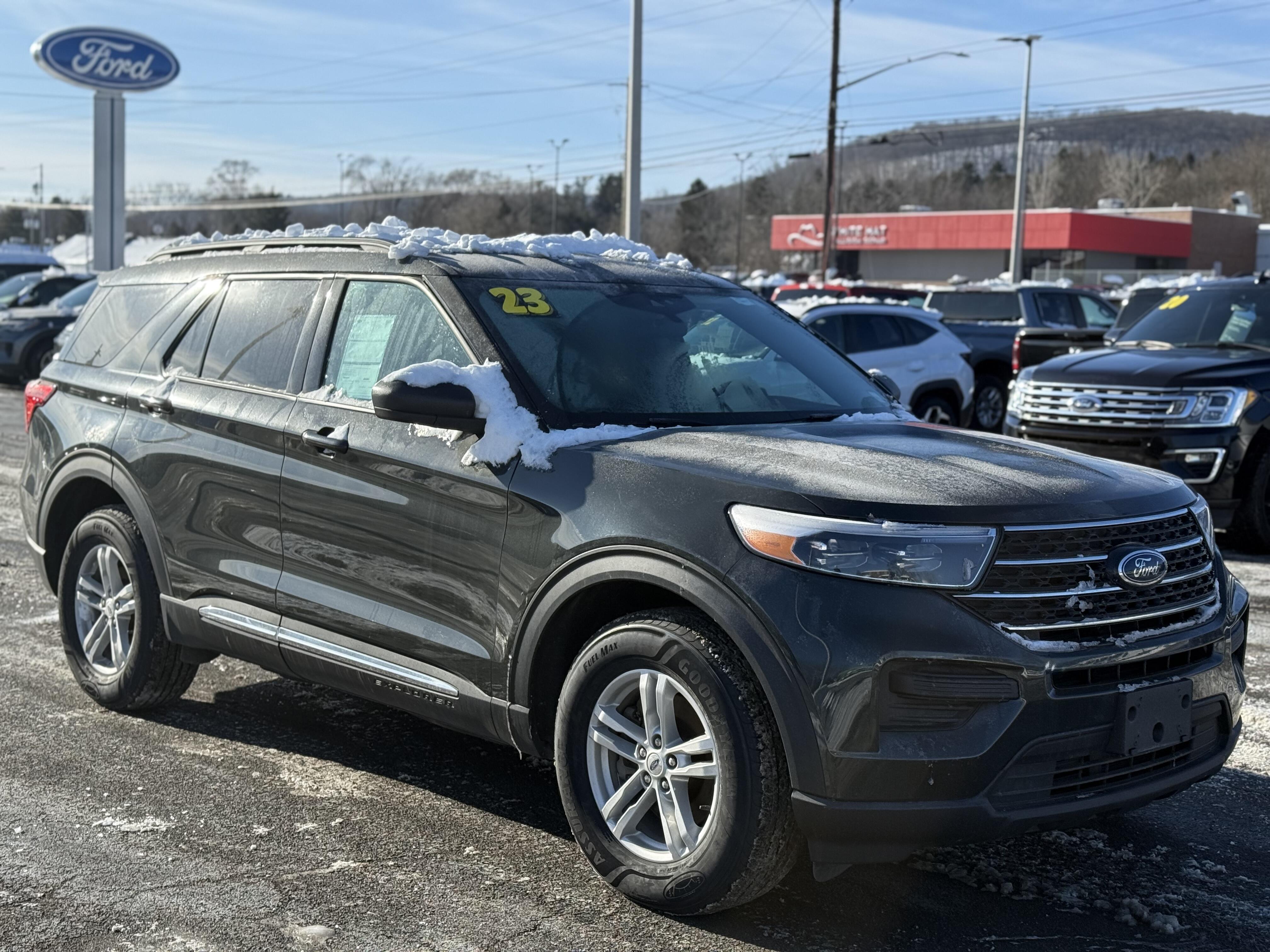 2023 Ford Explorer XLT