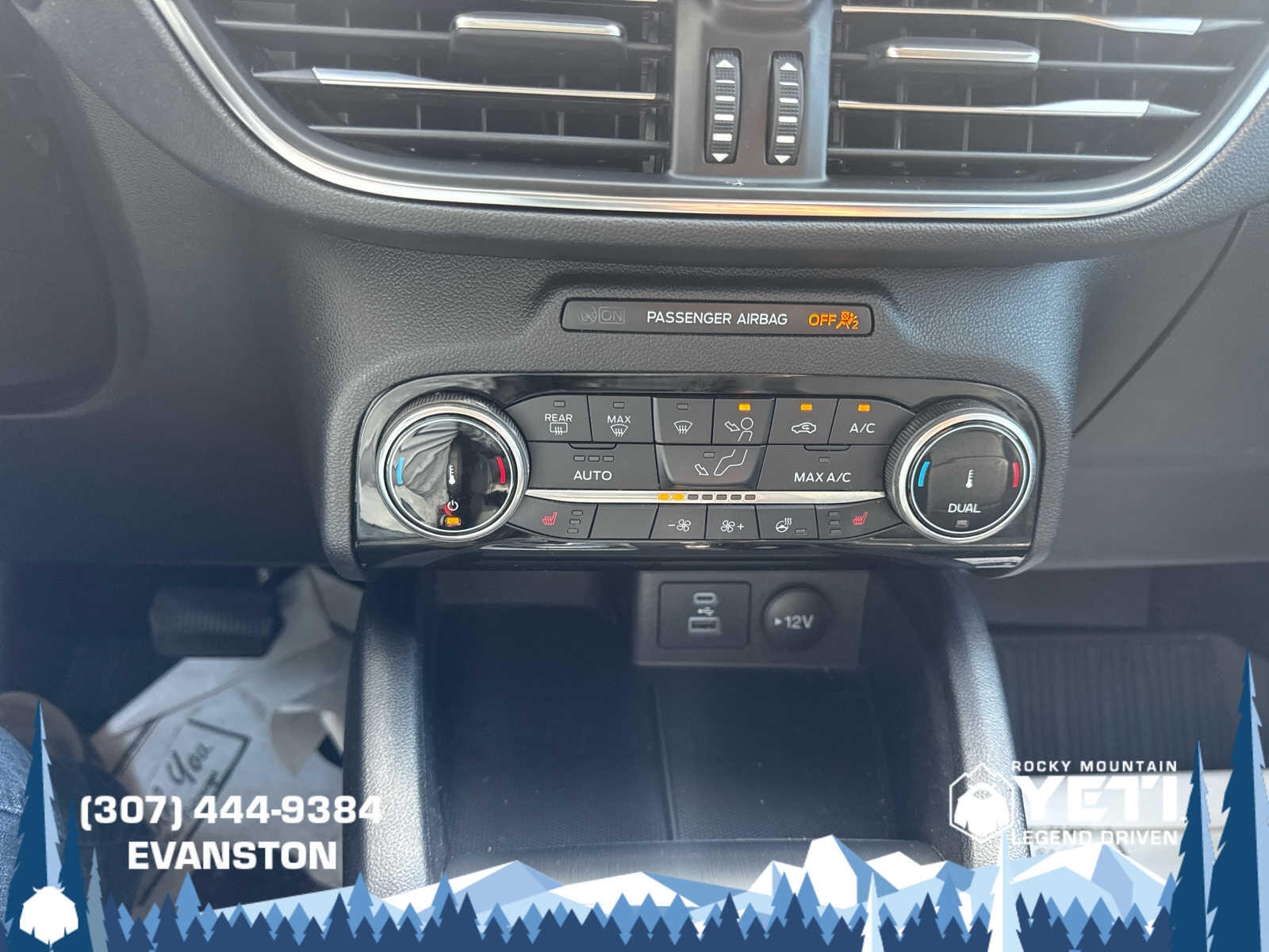 2022 Ford Escape Titanium - Photo 28