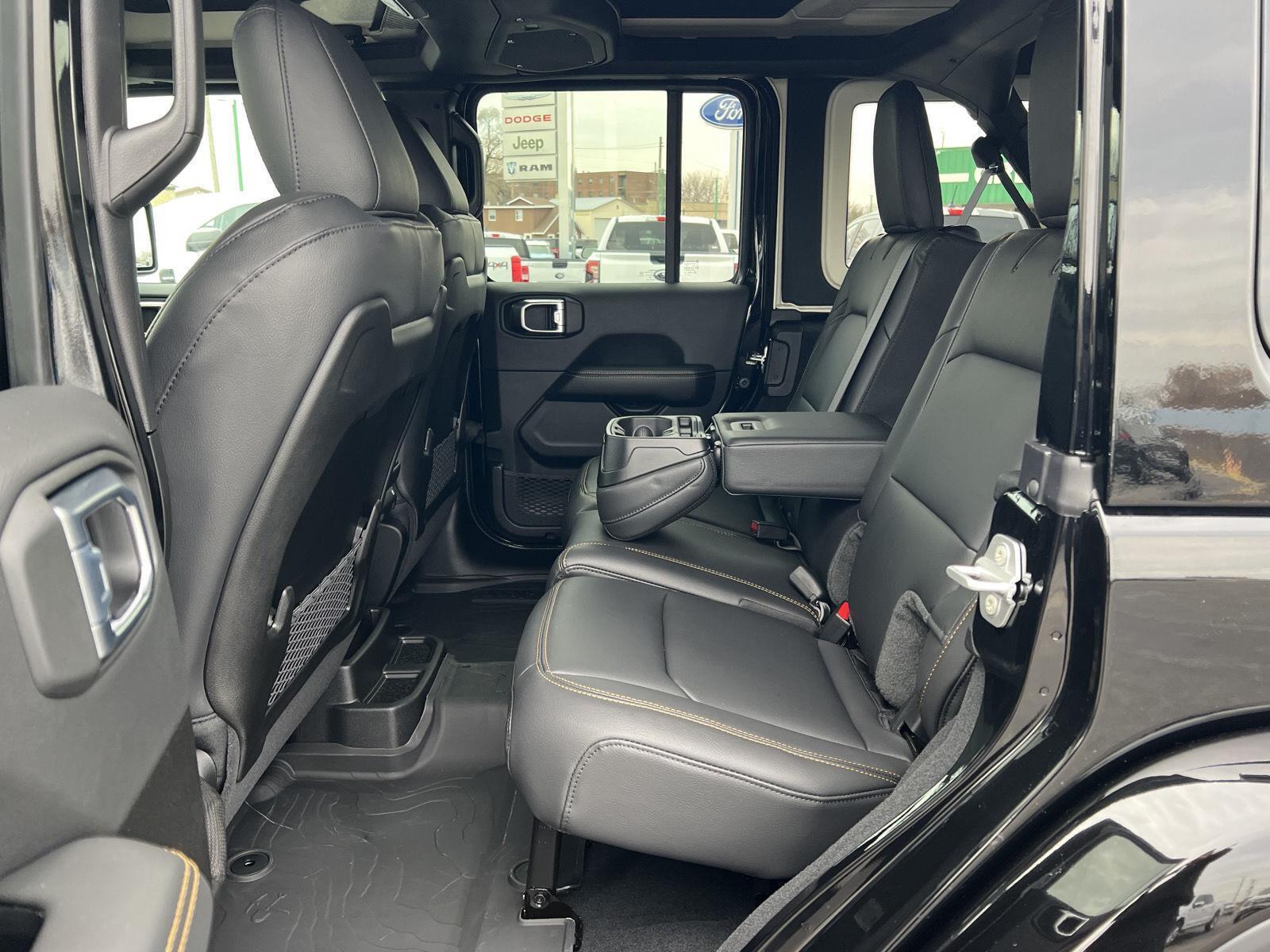 2026 Jeep Wrangler 4-Door Sahara - Photo 43