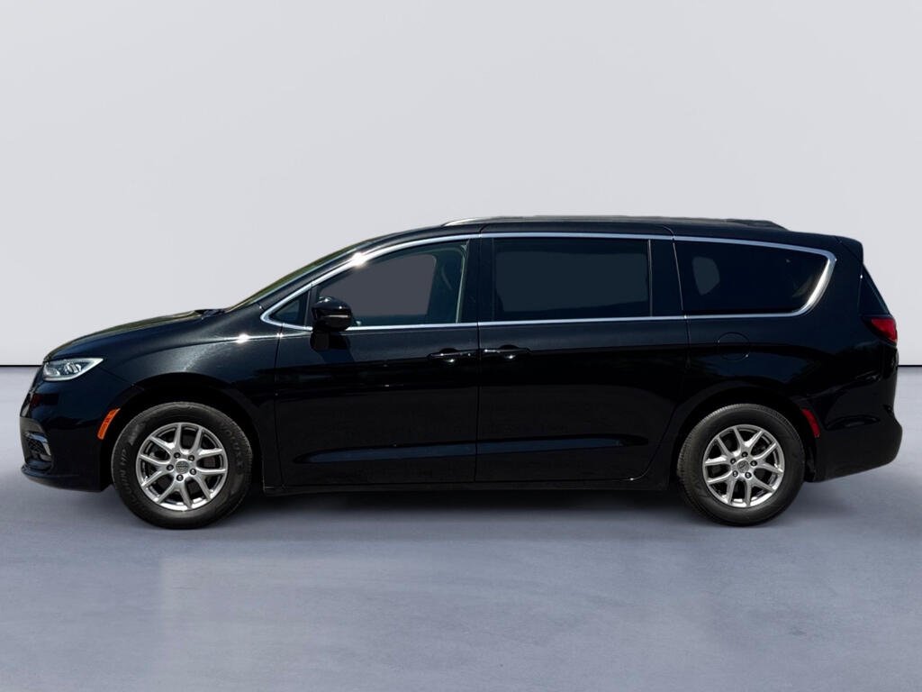Used 2022 Chrysler Pacifica Touring L with VIN 2C4RC1BG2NR106302 for sale in Rogersville, TN
