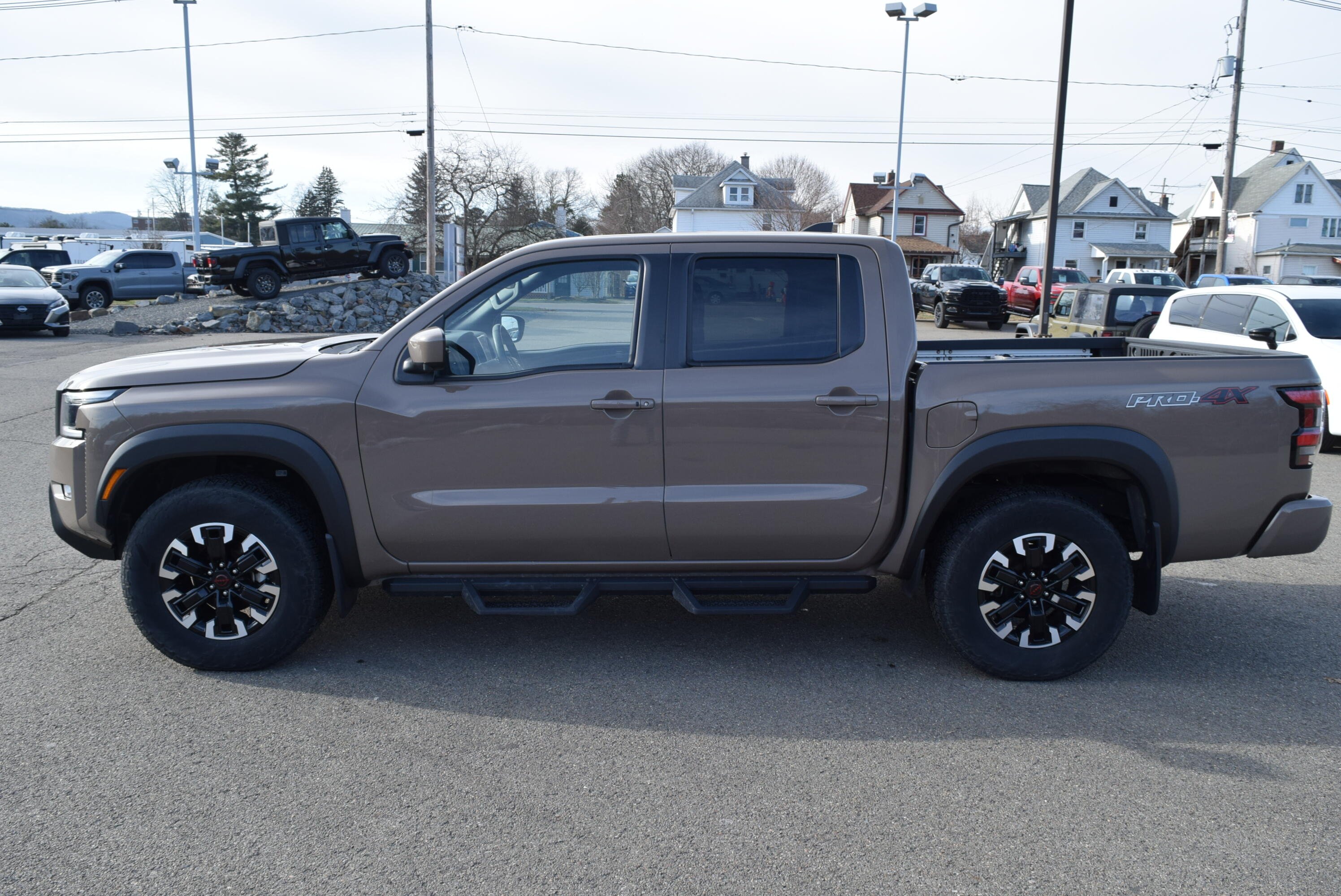 2023 Nissan Frontier PRO-4X's photo
