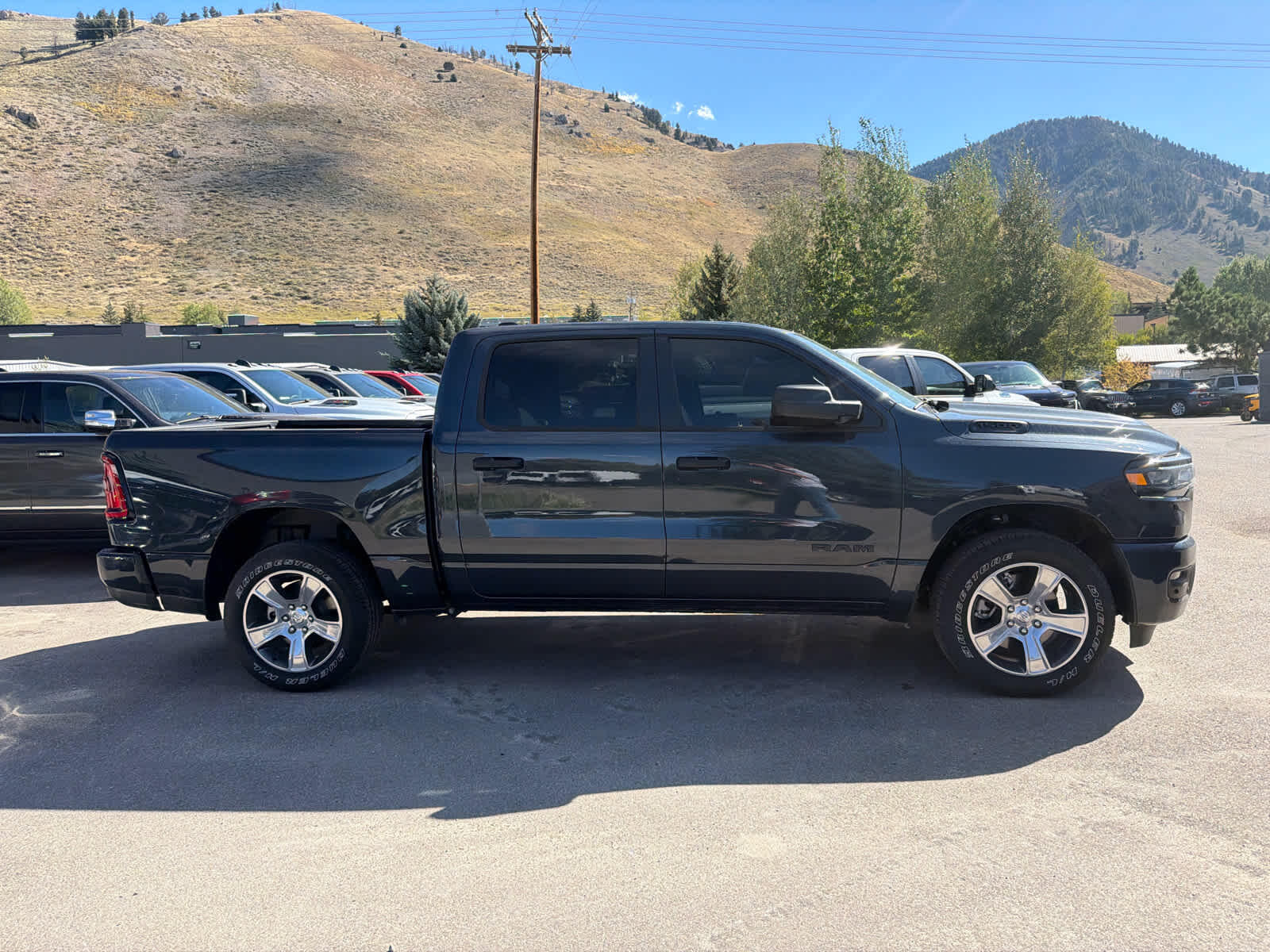 2026 RAM 1500 Express - Photo 7