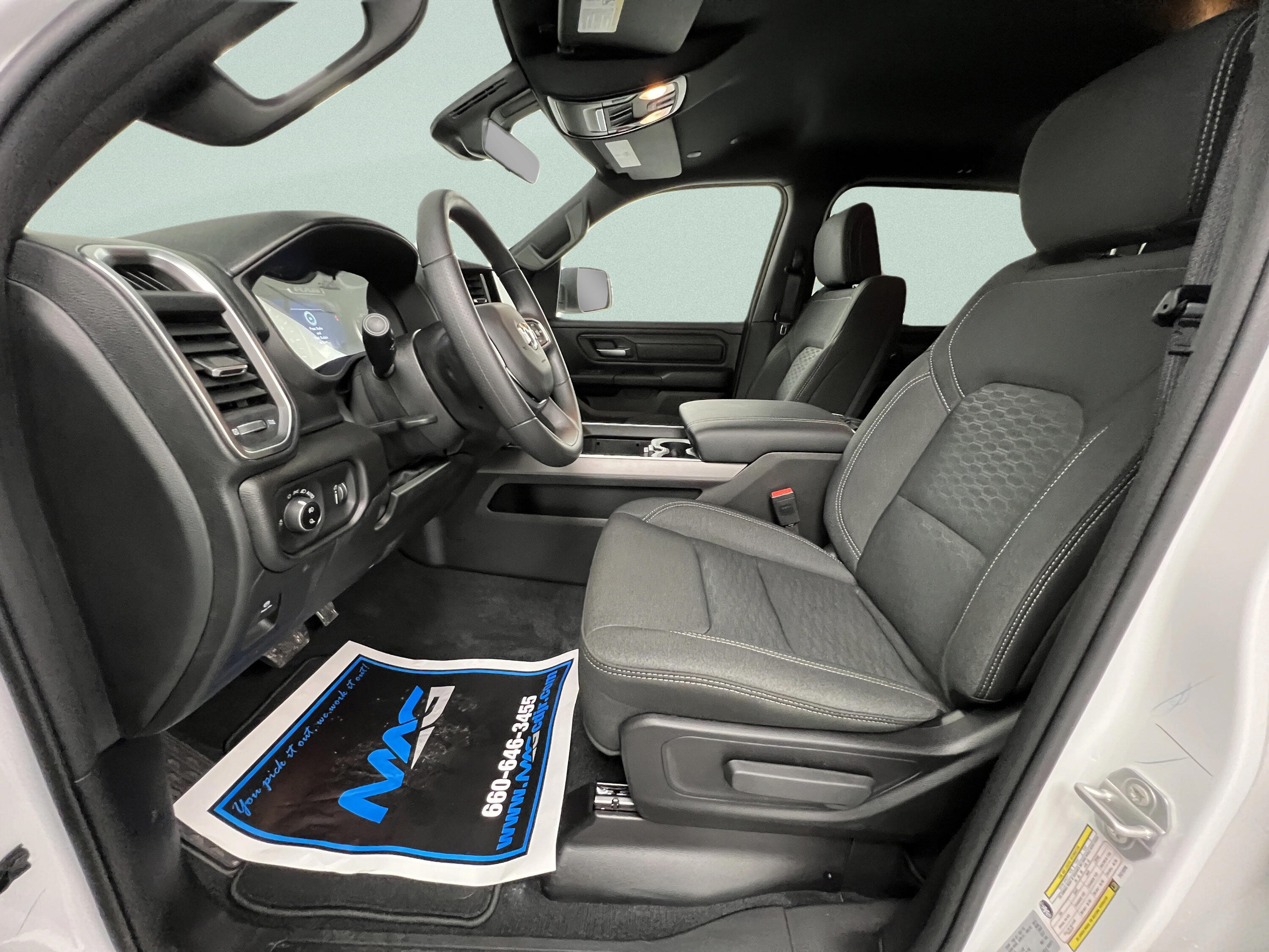 2026 RAM 1500 Express - Photo 14