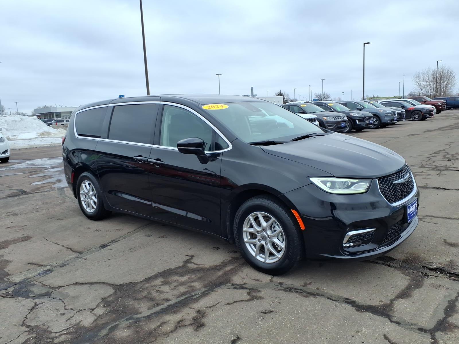 Used 2024 Chrysler Pacifica Touring L with VIN 2C4RC1BG0RR186723 for sale in Mankato, Minnesota