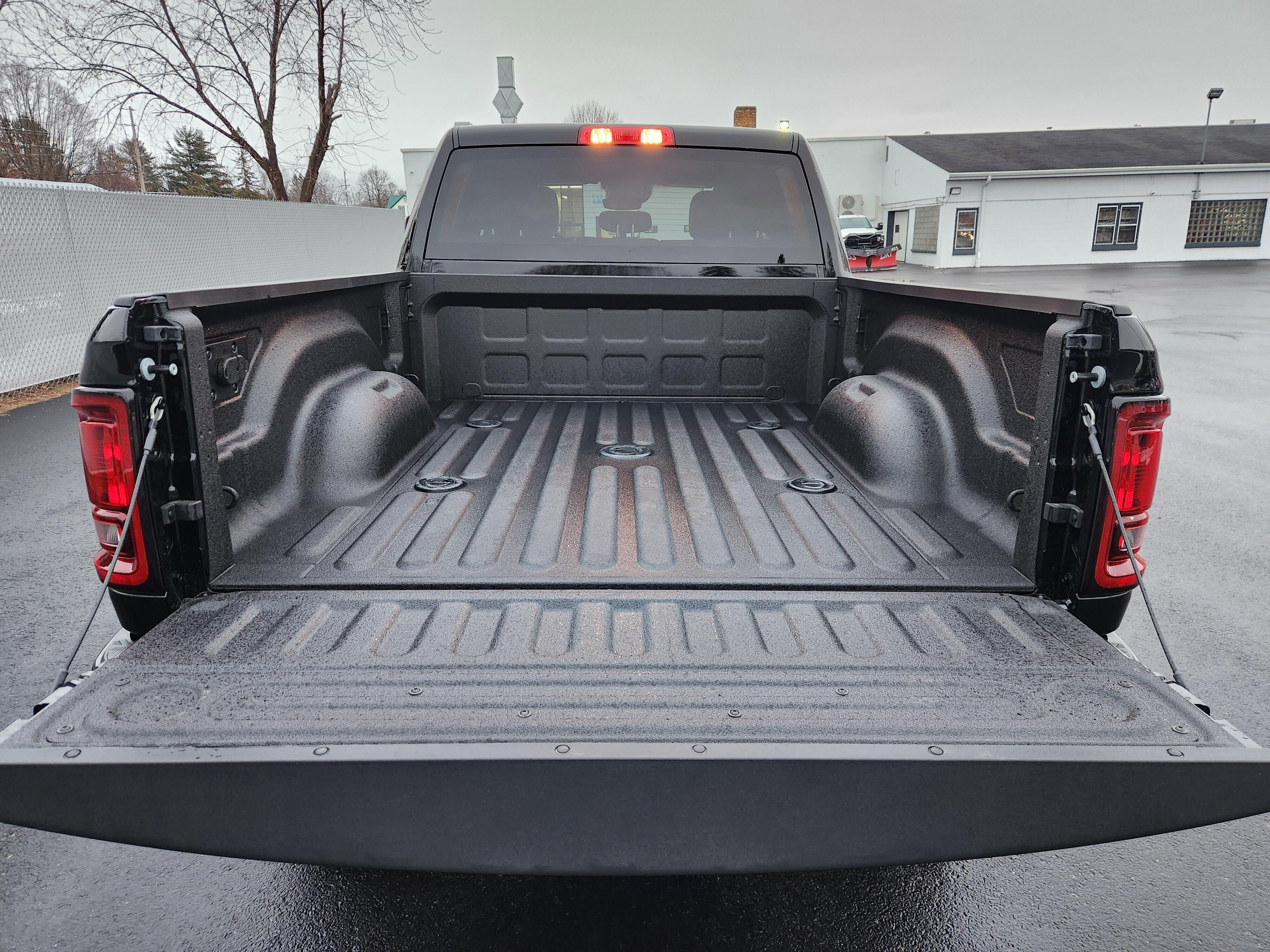 2026 RAM 3500 Big Horn - Photo 6