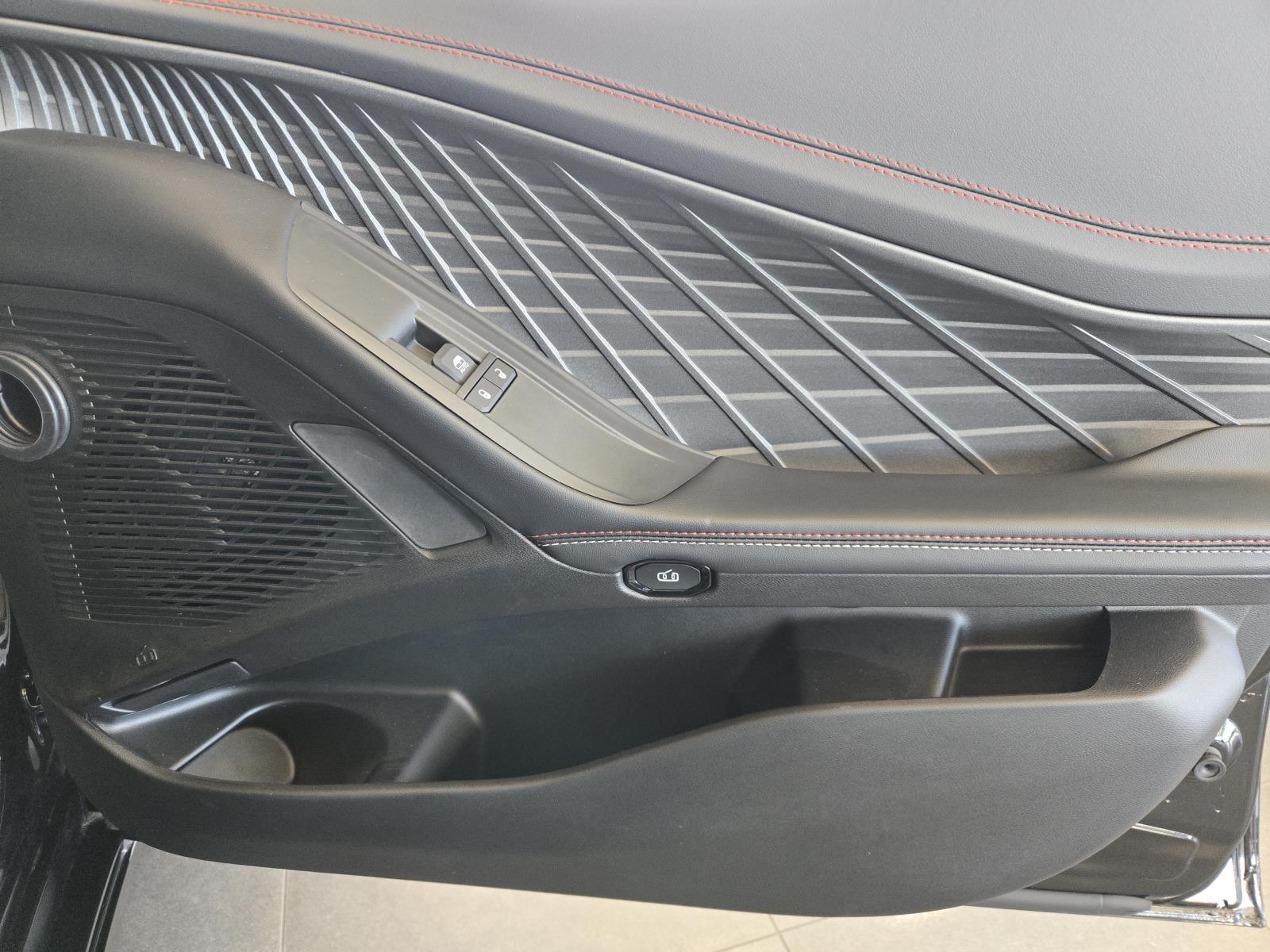 2026 Dodge Charger Daytona Scat Pack's photo