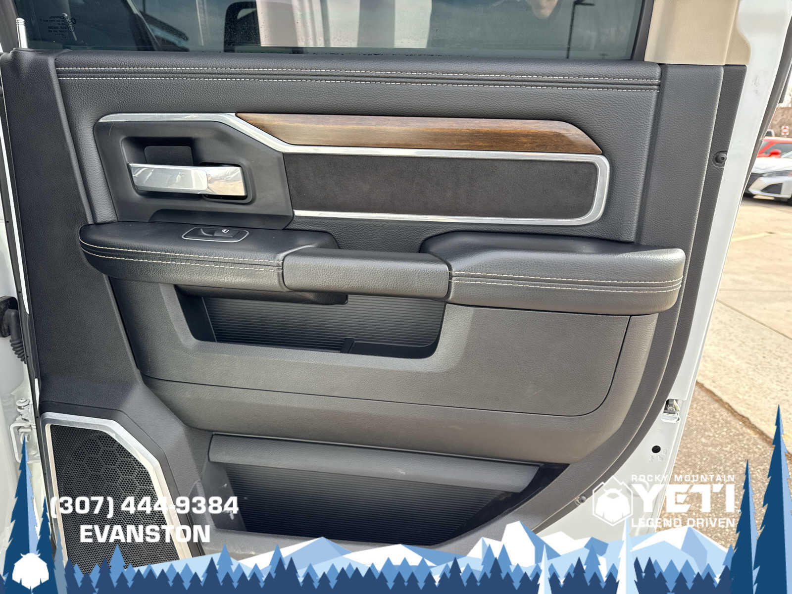 2024 RAM Ram 3500 Pickup Laramie - Photo 16