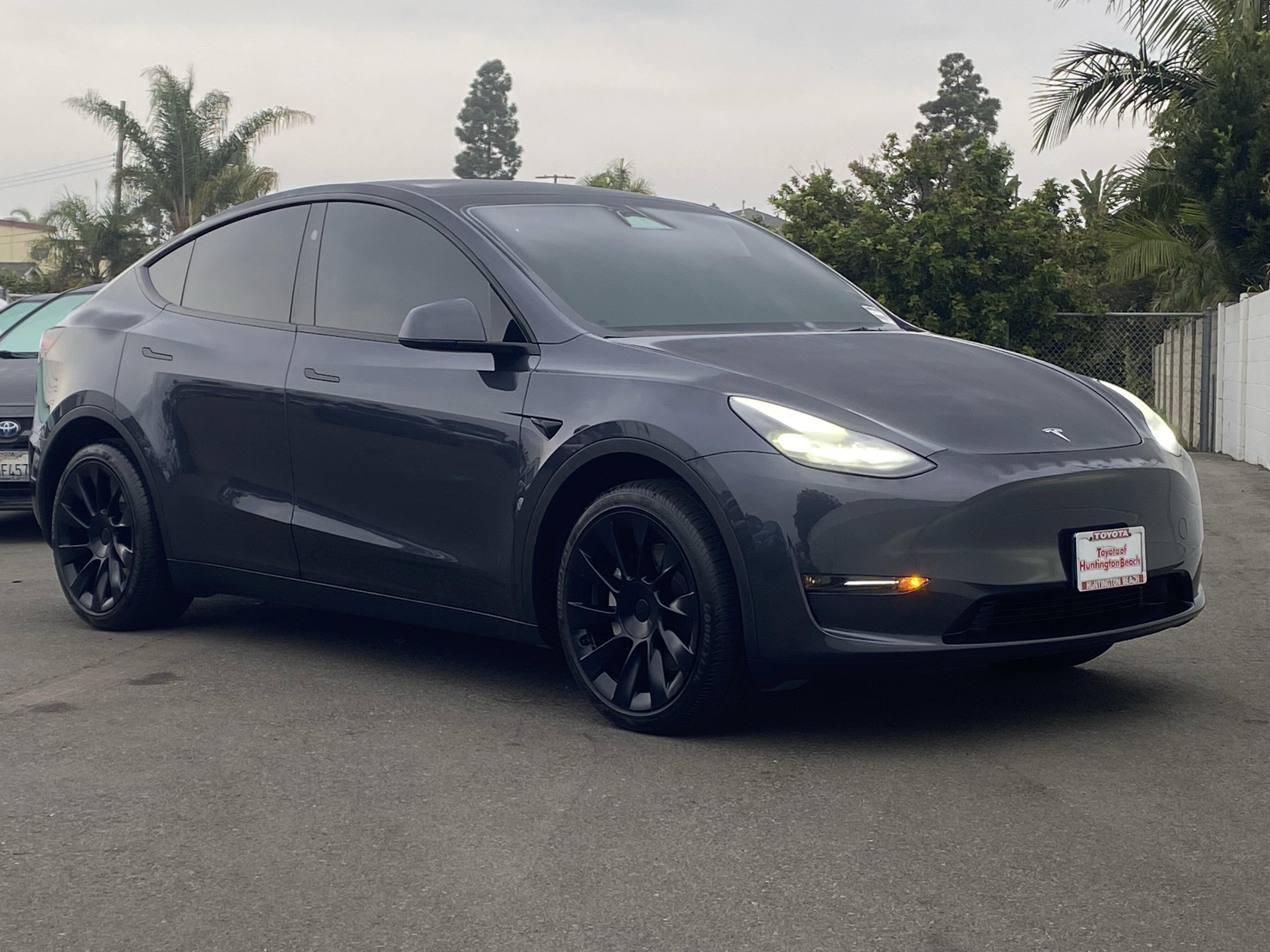 Used 2024 Tesla Model Y Long Range with VIN 7SAYGDEE0RA241386 for sale in Kansas City
