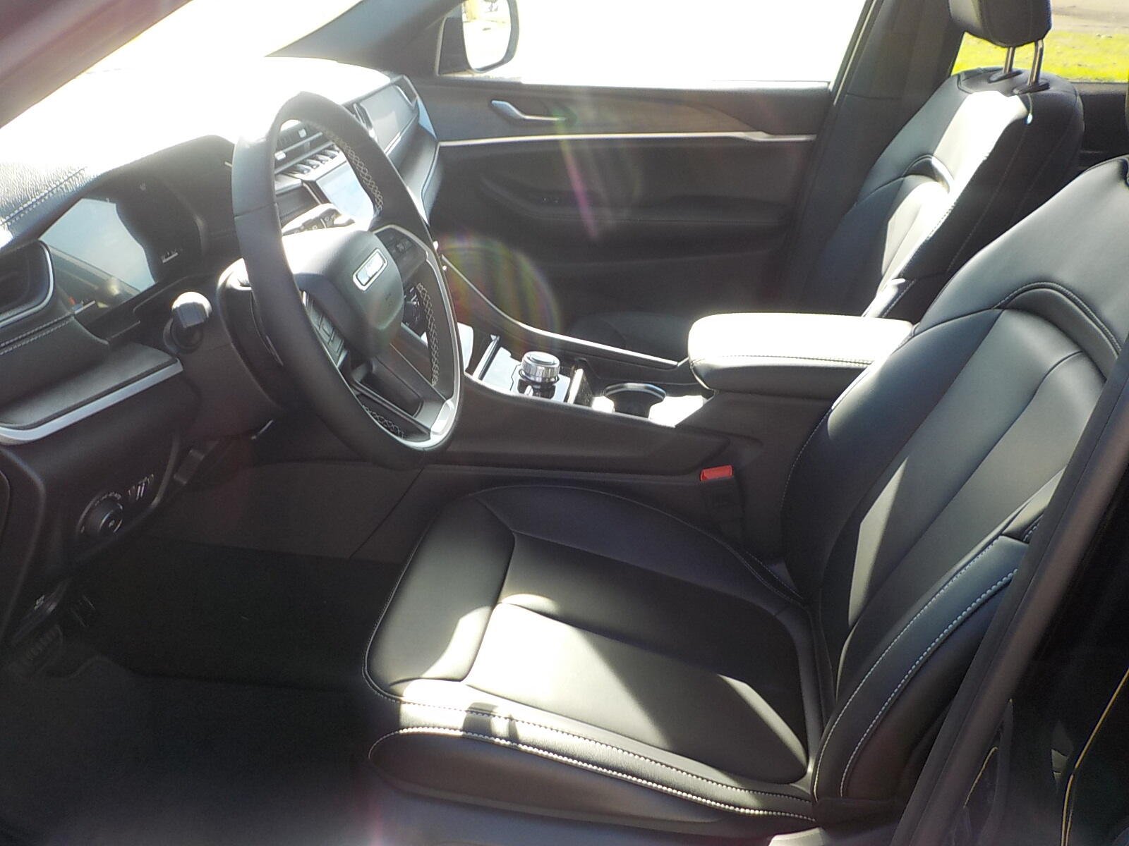 2025 Jeep Grand Cherokee Limited - Photo 17