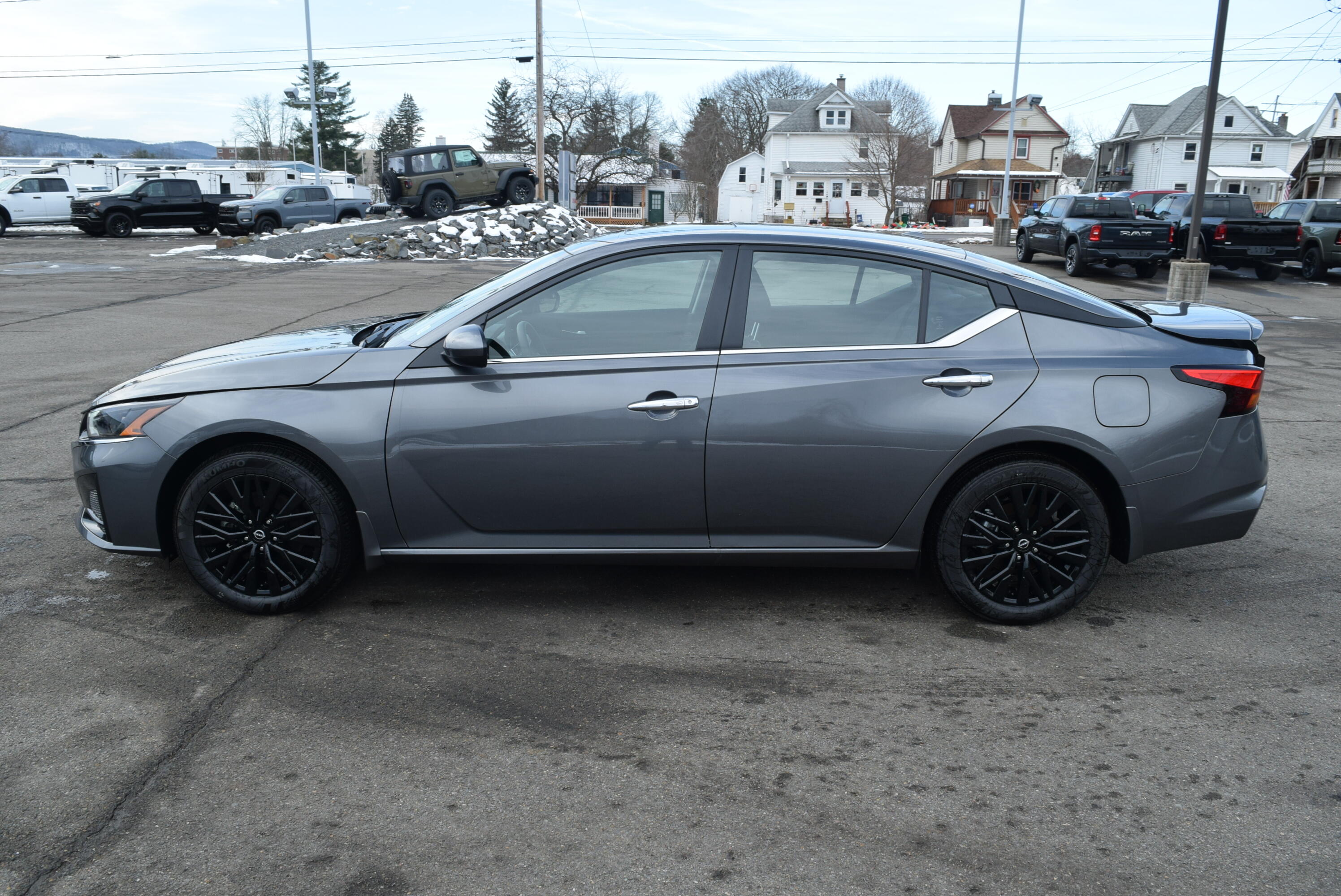 2025 Nissan Altima SV's photo