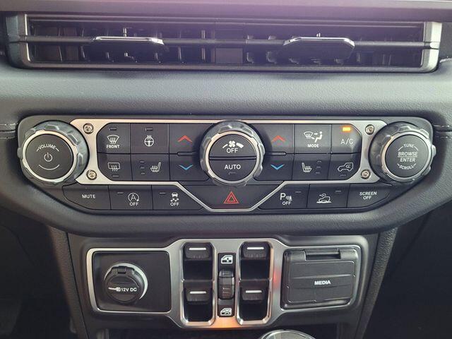 2025 Jeep Wrangler 4-Door Sahara - Photo 11