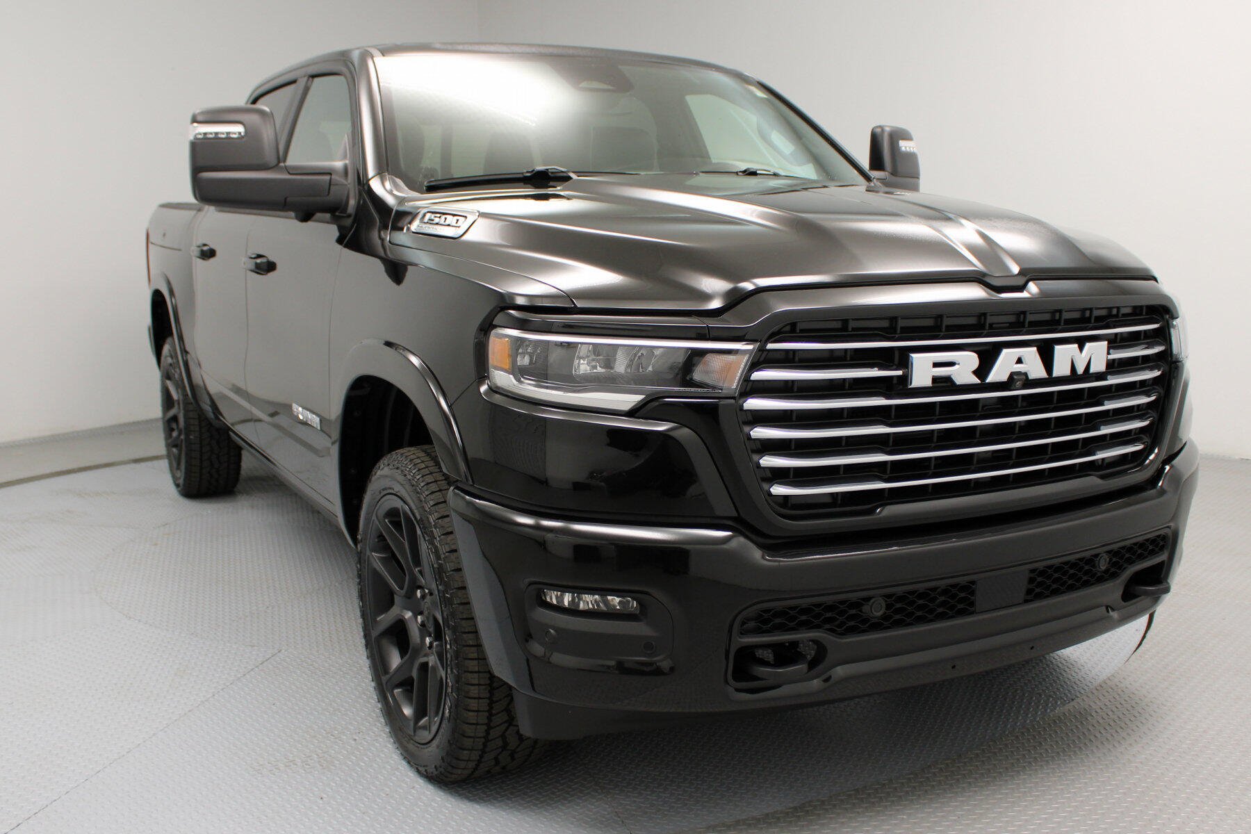 2027 RAM 1500 1500 Laramie Crew Cab 4x4 5'7' Box